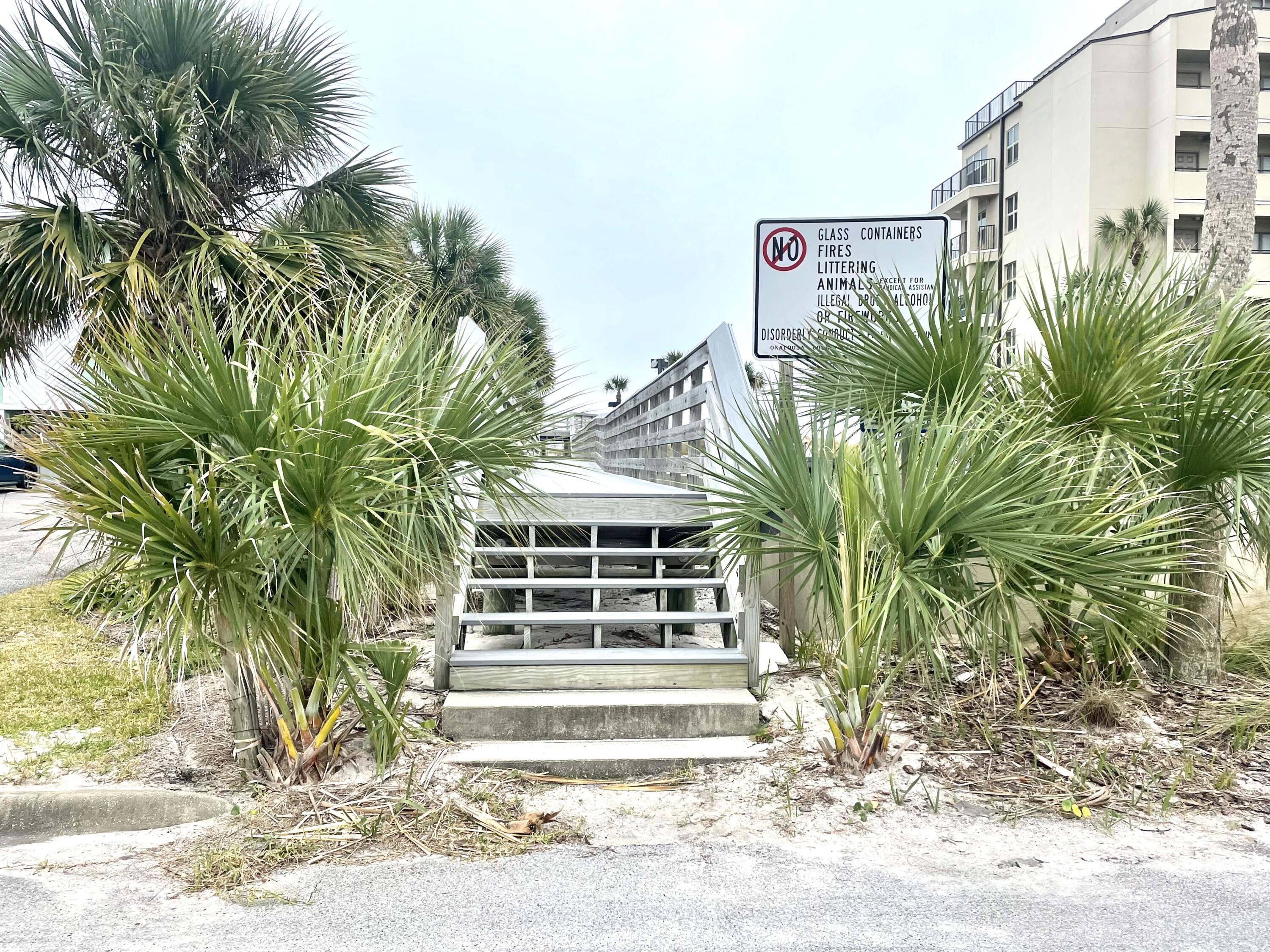 OKALOOSA ISLAND RESD - Land