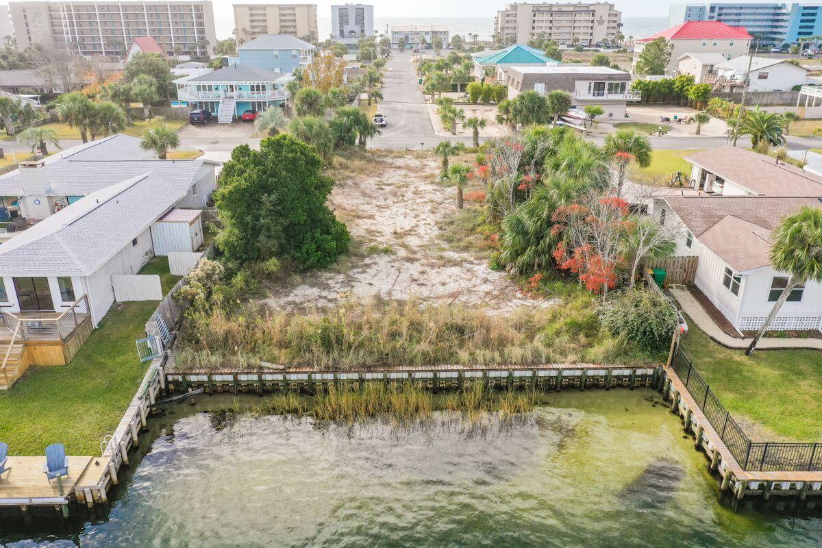 OKALOOSA ISLAND RESD - Land