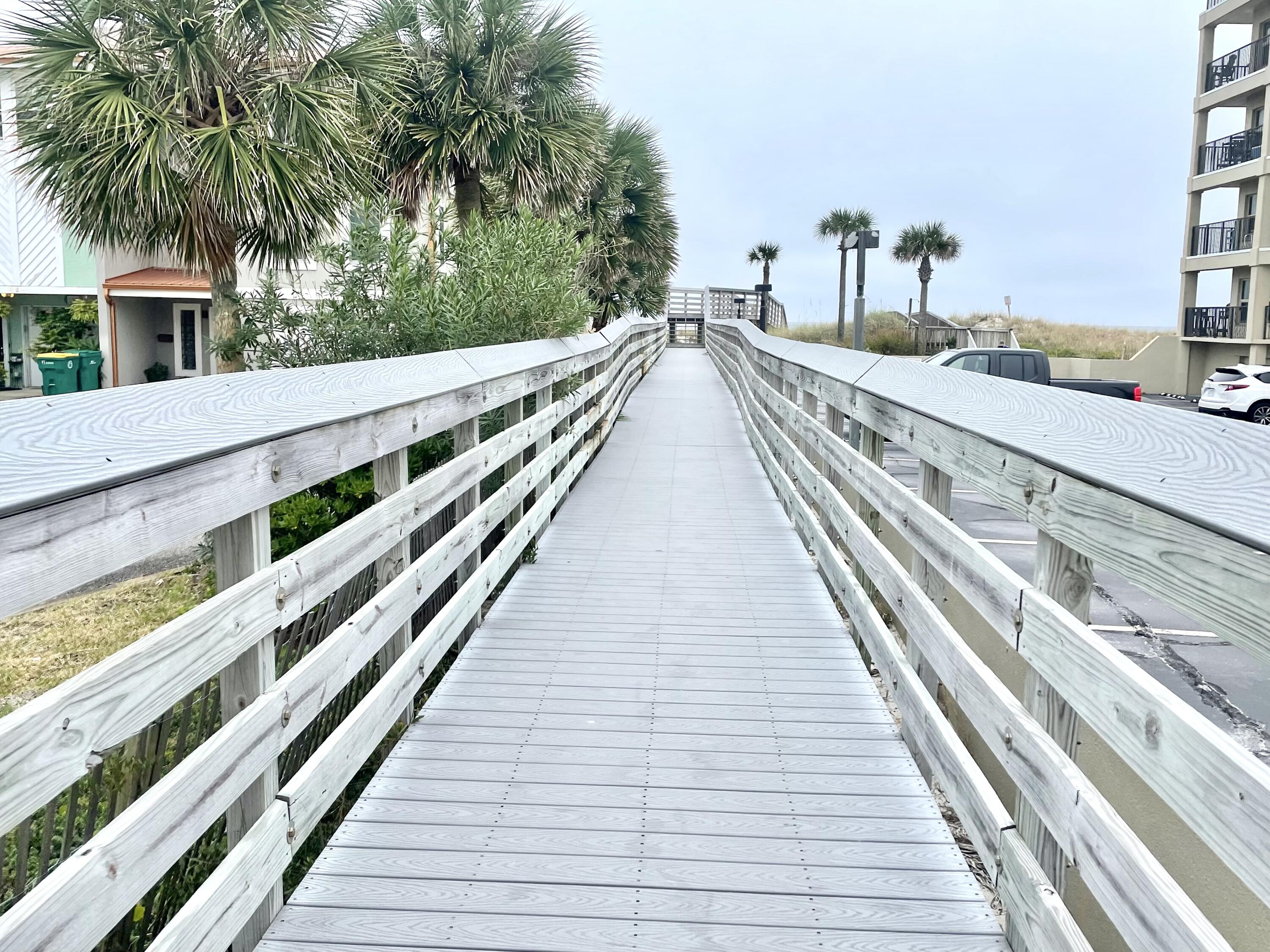 OKALOOSA ISLAND RESD - Land