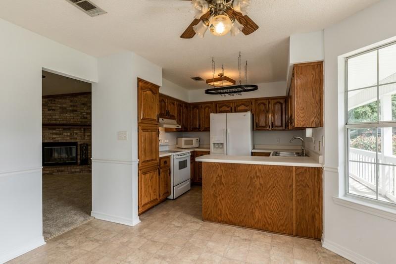 CARISTEN OAKS - Residential