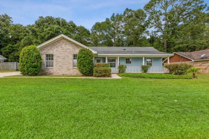 CARISTEN OAKS - Residential