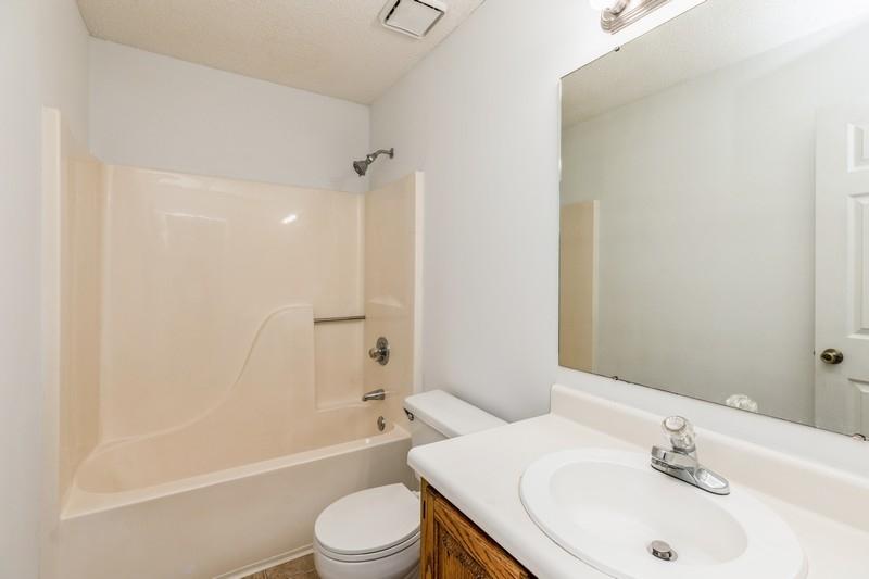 CARISTEN OAKS - Residential