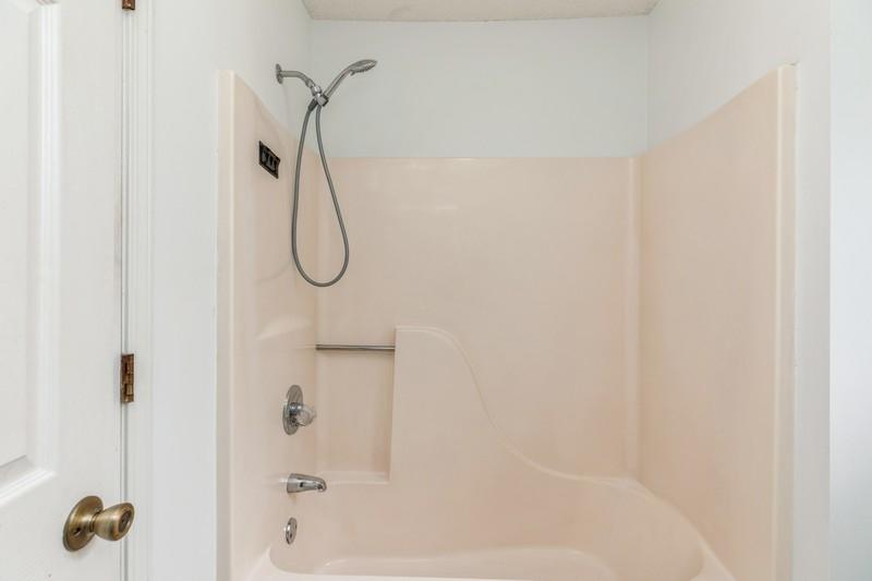 CARISTEN OAKS - Residential