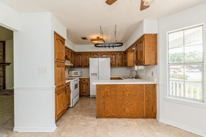 CARISTEN OAKS - Residential