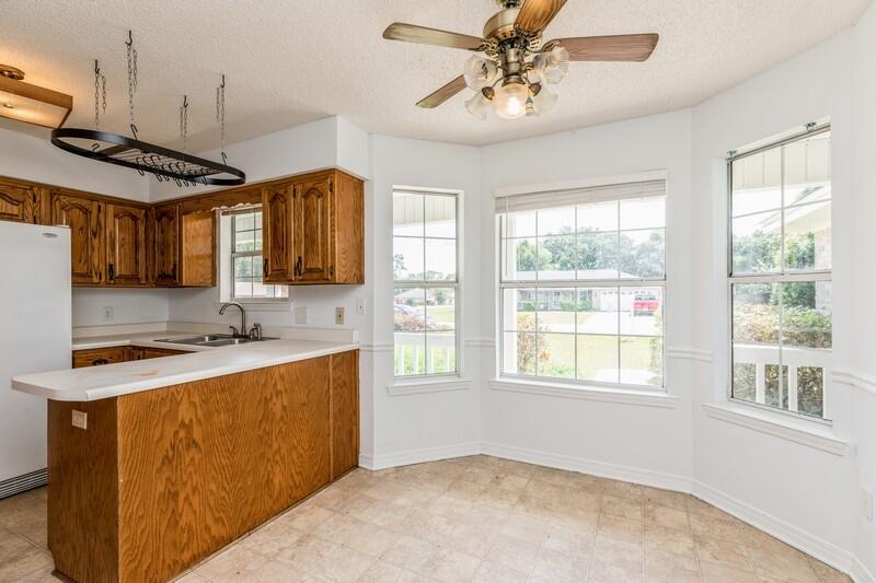 CARISTEN OAKS - Residential