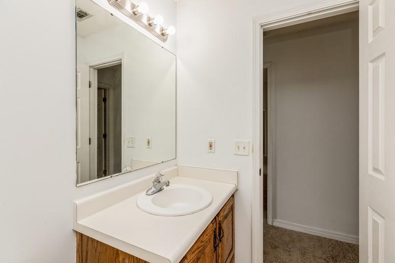 CARISTEN OAKS - Residential