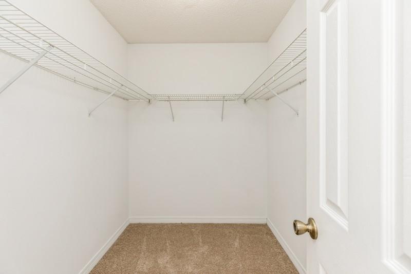 CARISTEN OAKS - Residential