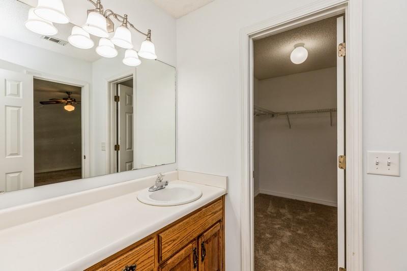 CARISTEN OAKS - Residential