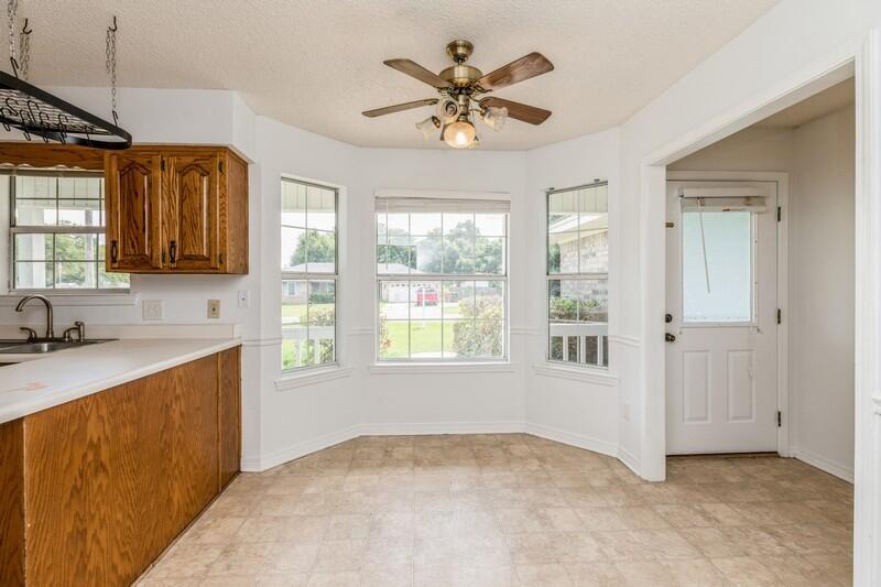 CARISTEN OAKS - Residential