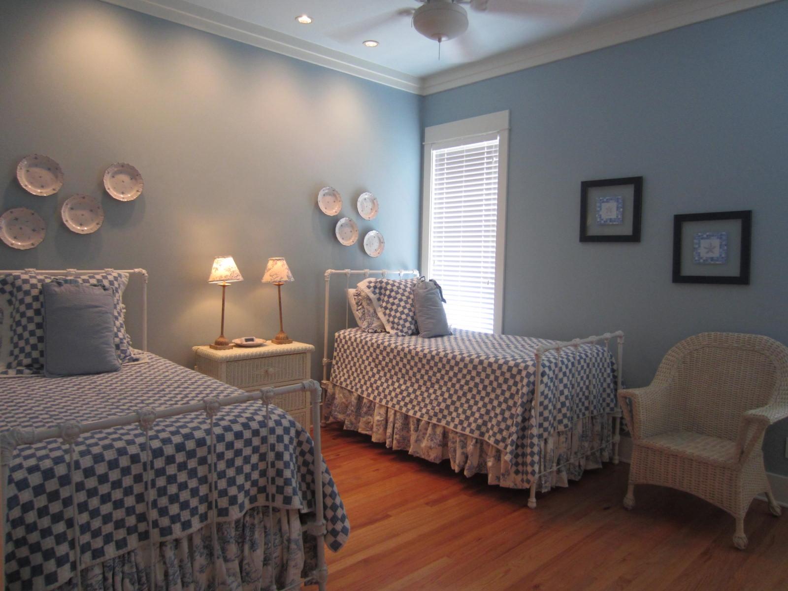 GRAYTON BEACH FRONT - Residential