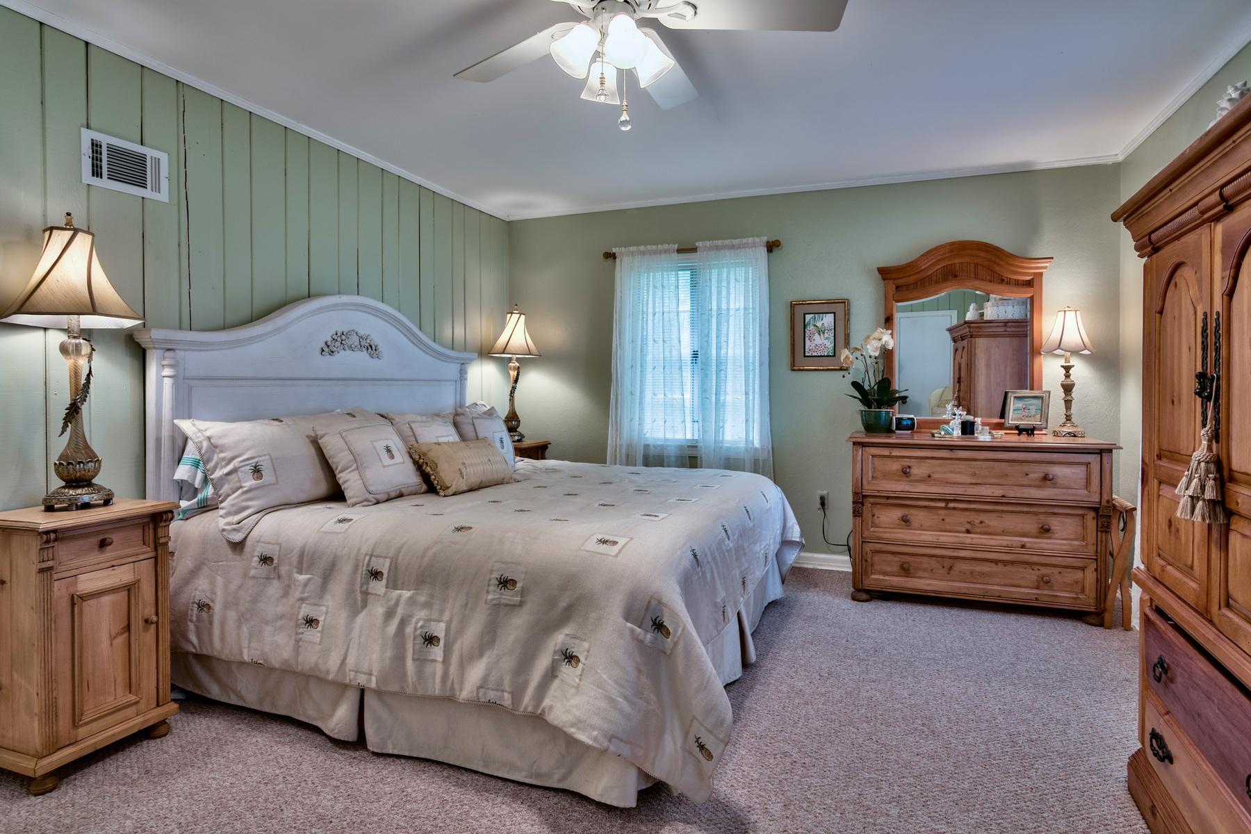 BAY GROVE - Residential