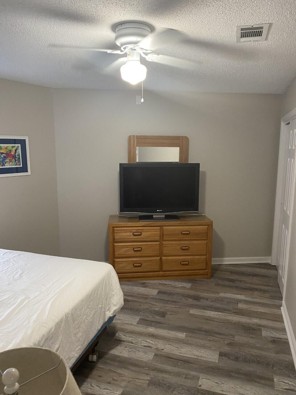 CRYSTAL VILLAGE CONDO PH 1 - Residential