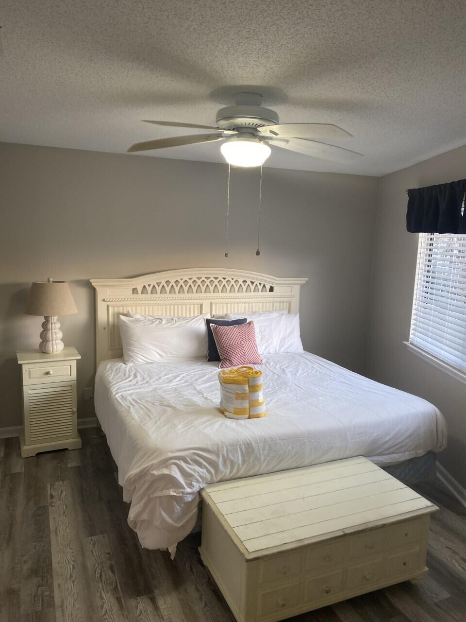 CRYSTAL VILLAGE CONDO PH 1 - Residential