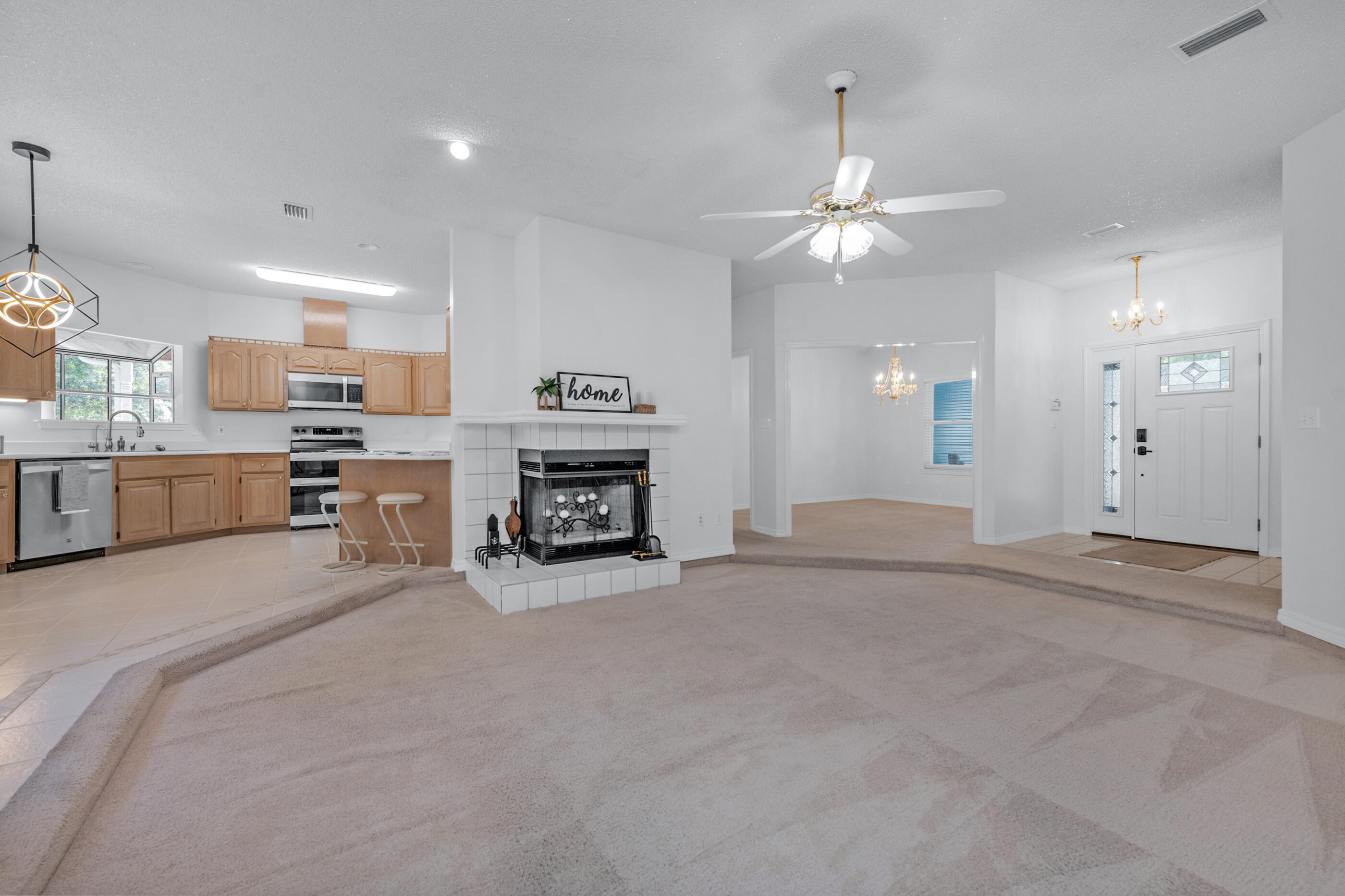 ROBLEDAL ESTATES - Residential