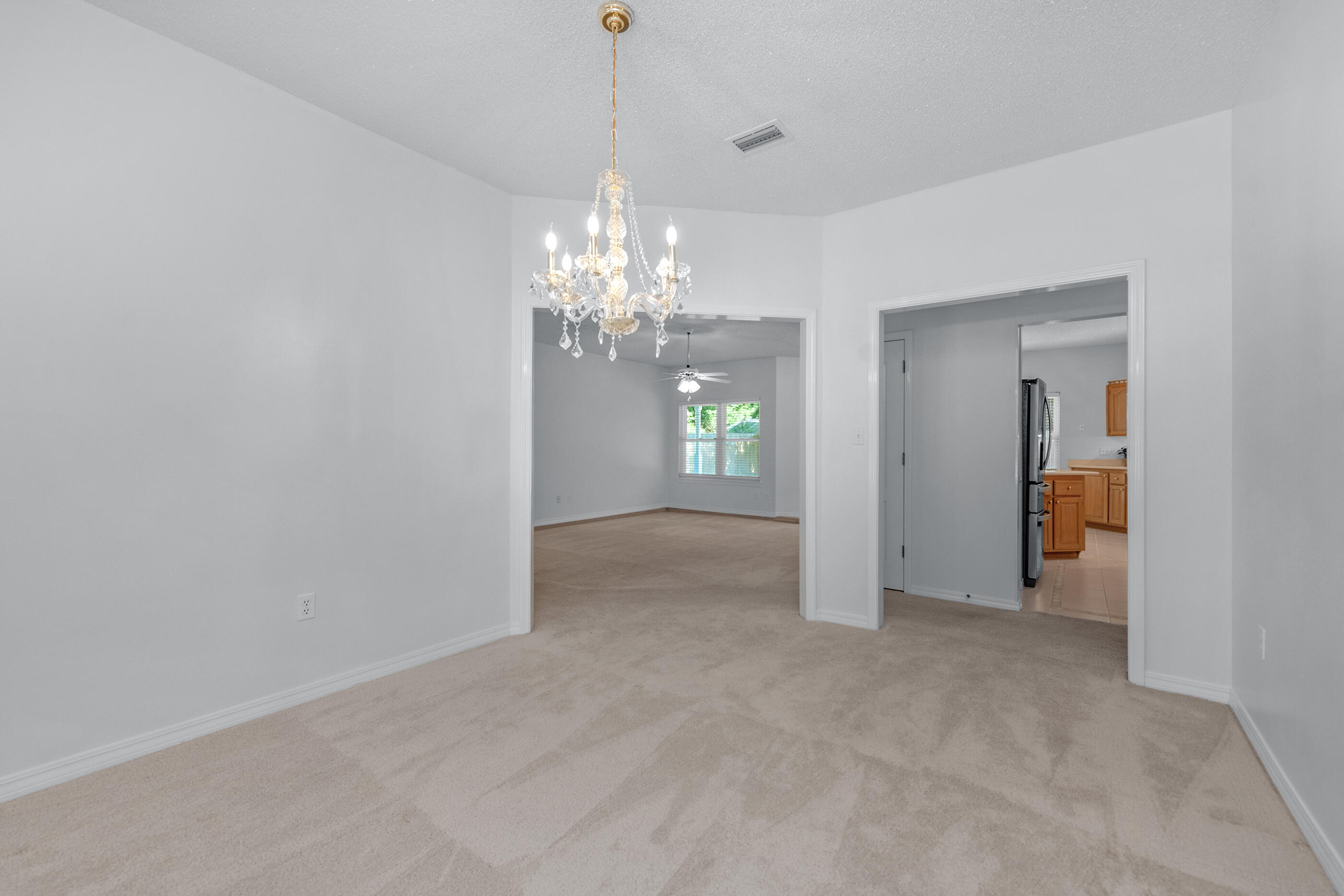 ROBLEDAL ESTATES - Residential
