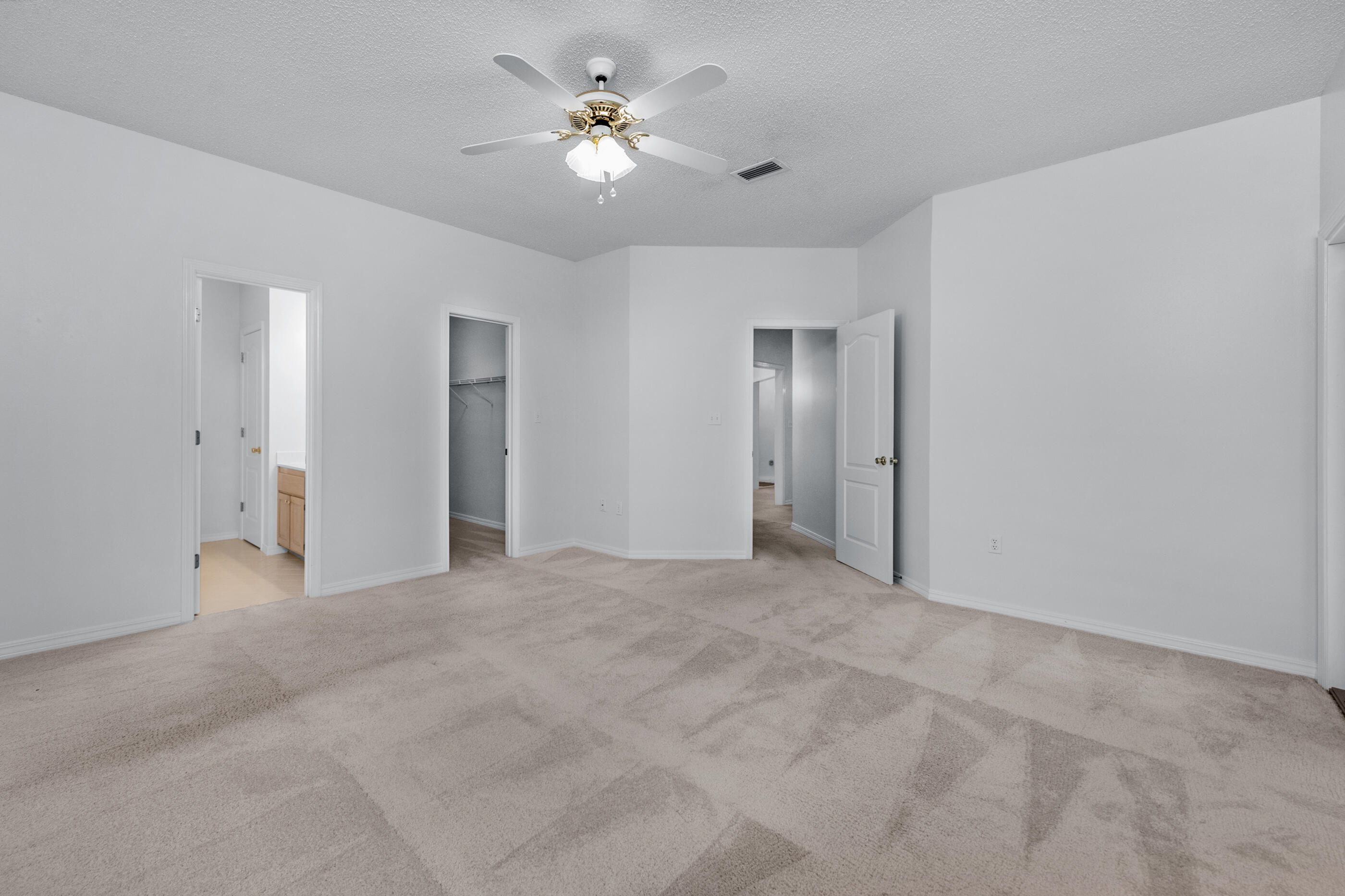 ROBLEDAL ESTATES - Residential