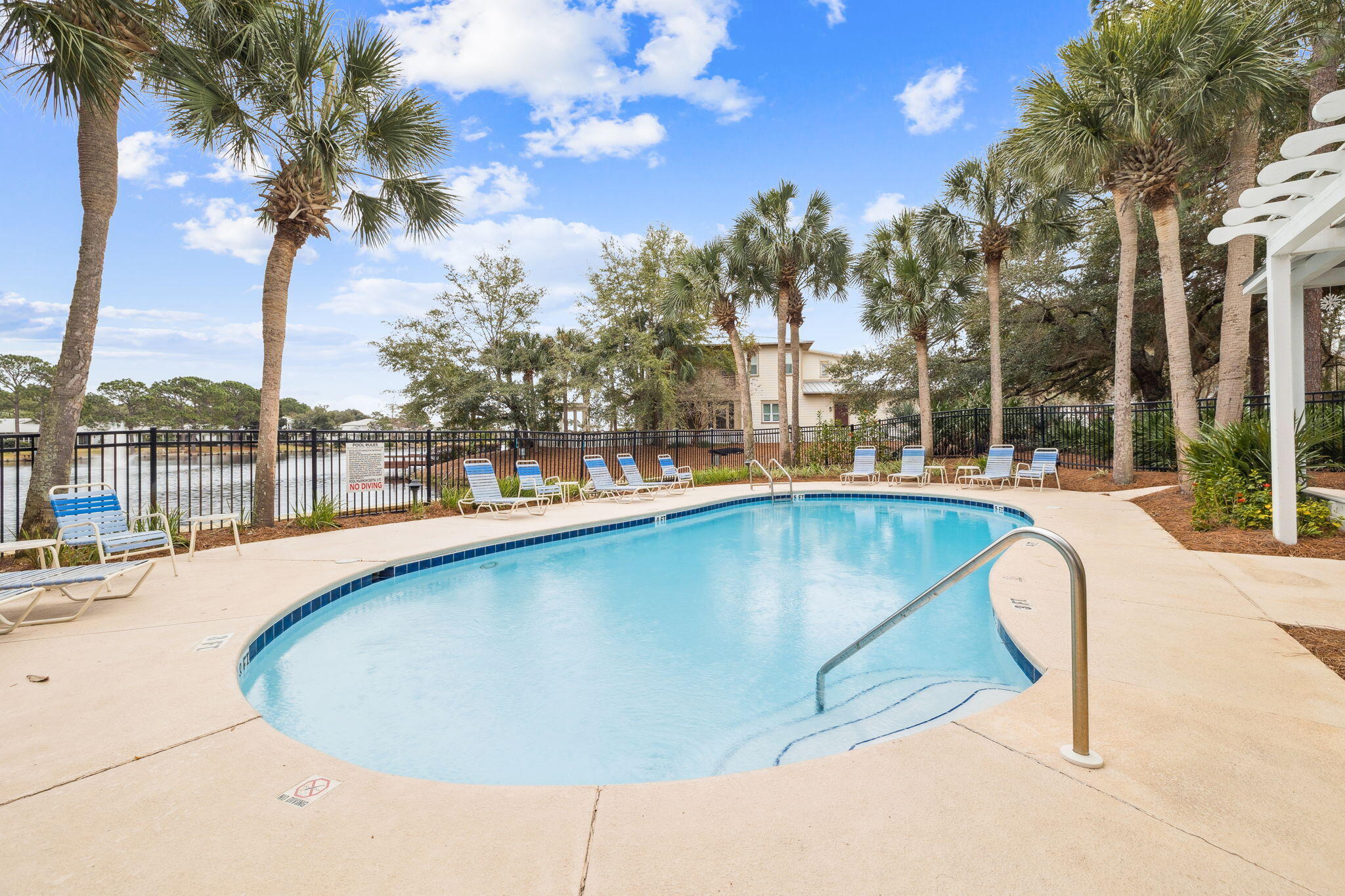 CRYSTAL LAKE II AT SANDESTIN - Residential