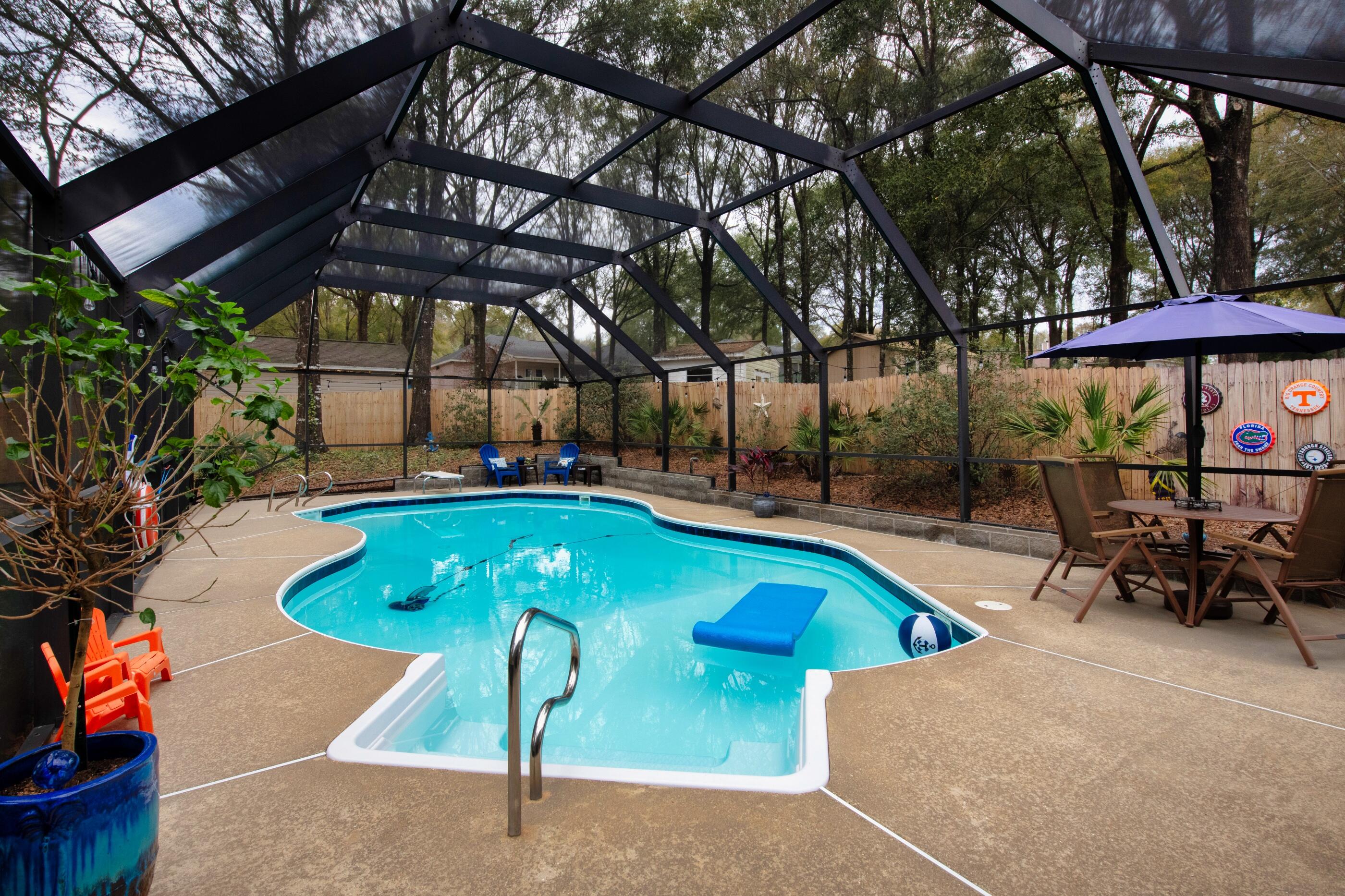 ROLLING HILLS ESTATES - Residential