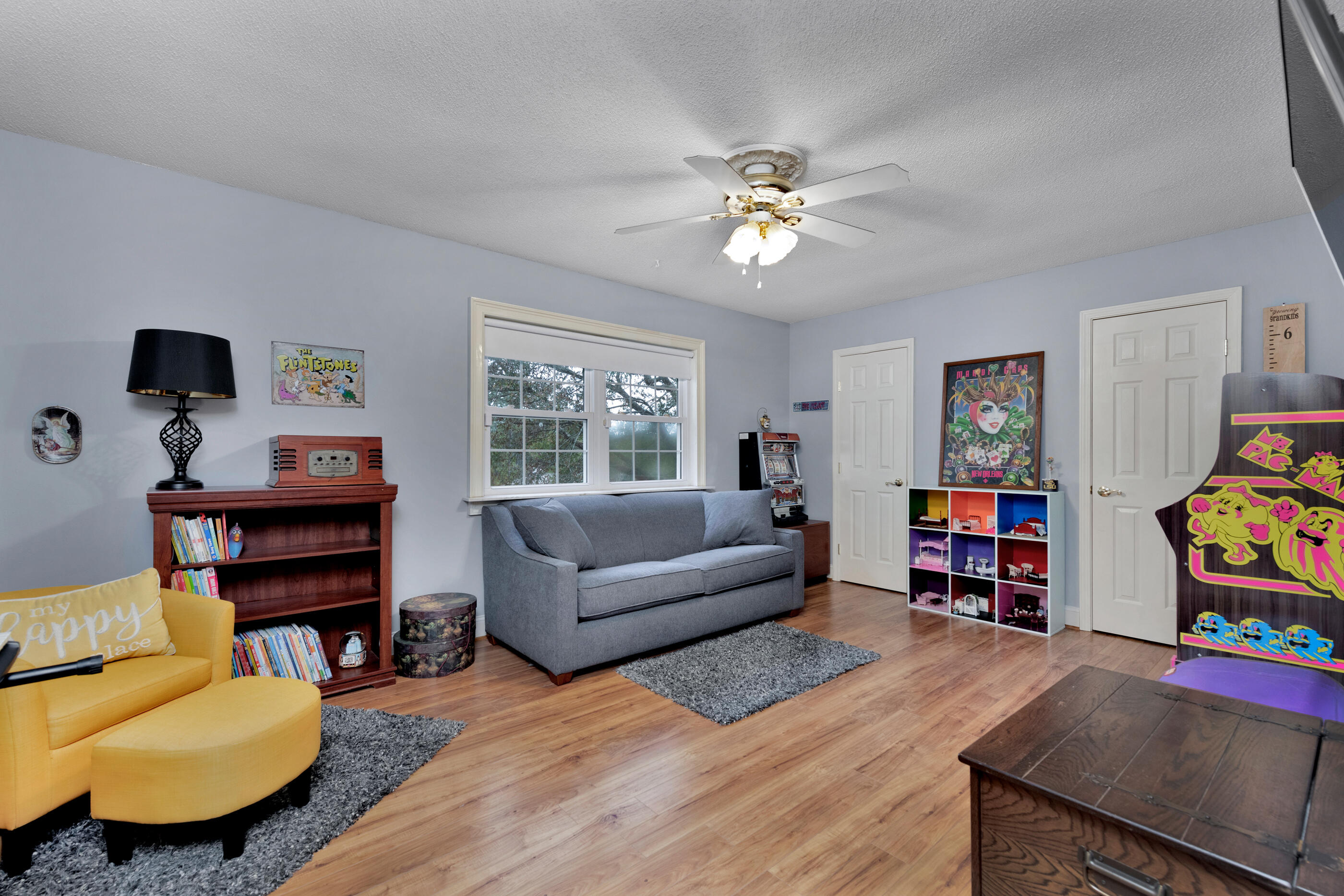 ROLLING HILLS ESTATES - Residential