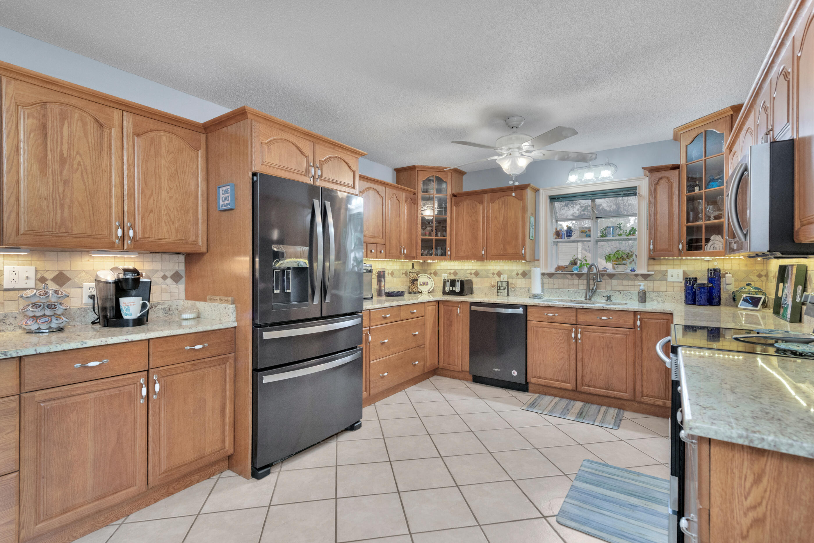 ROLLING HILLS ESTATES - Residential