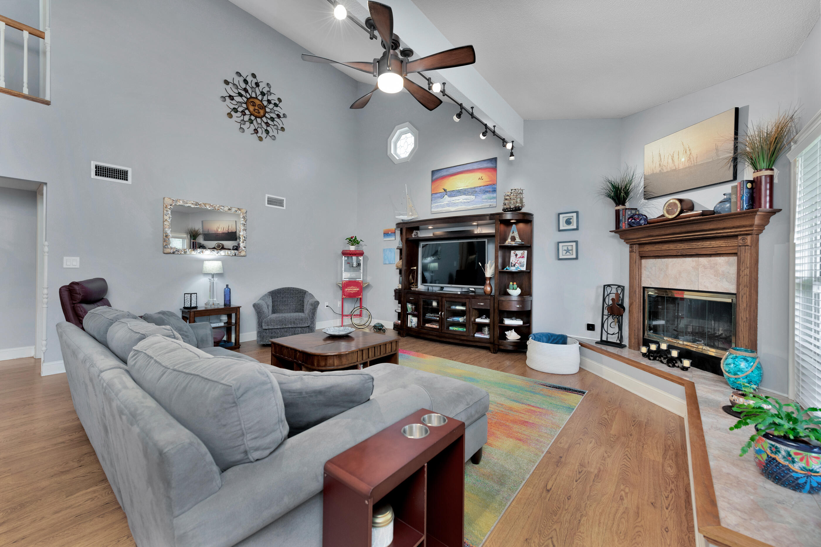 ROLLING HILLS ESTATES - Residential