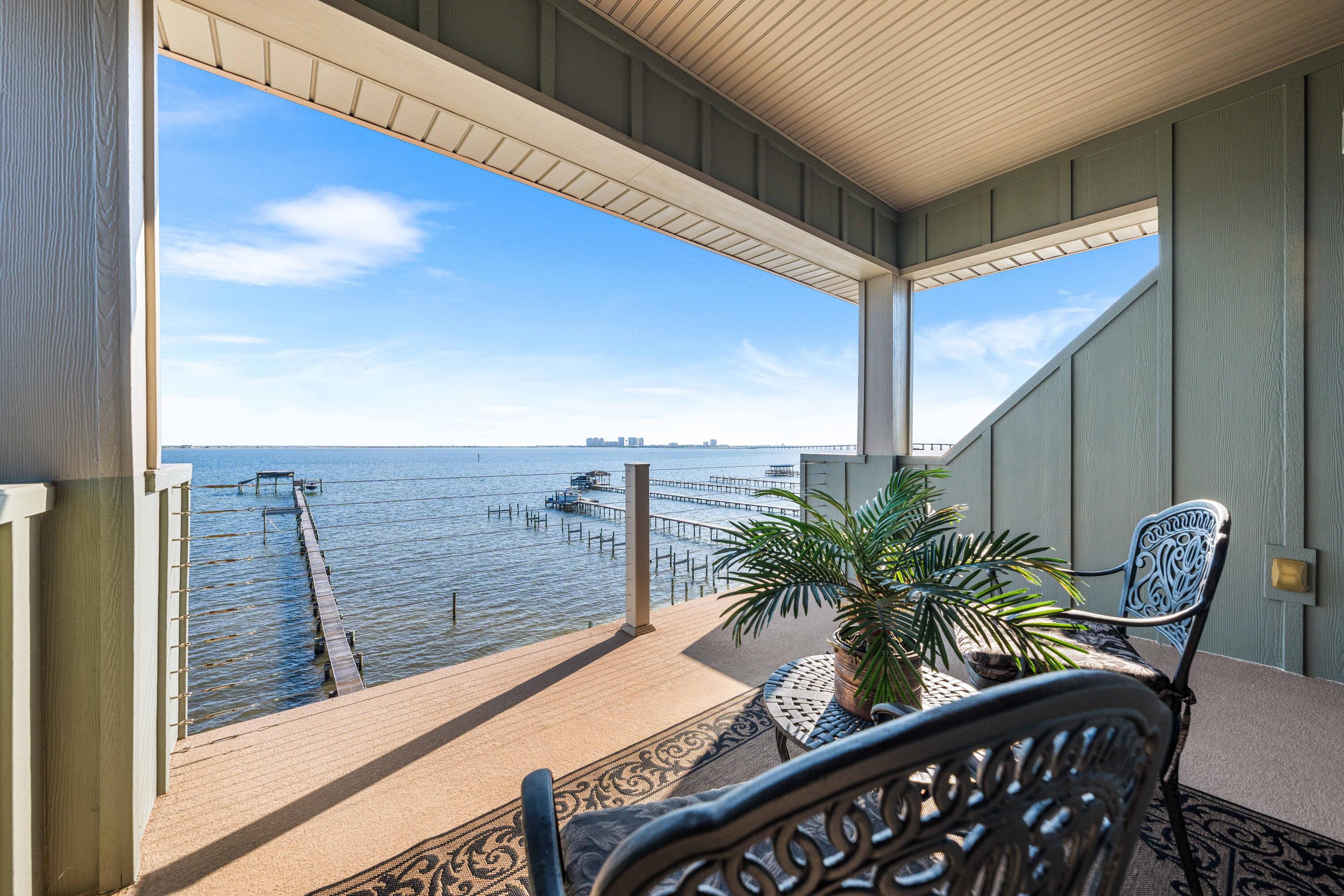 SOUNDSIDE MOORINGS - Residential