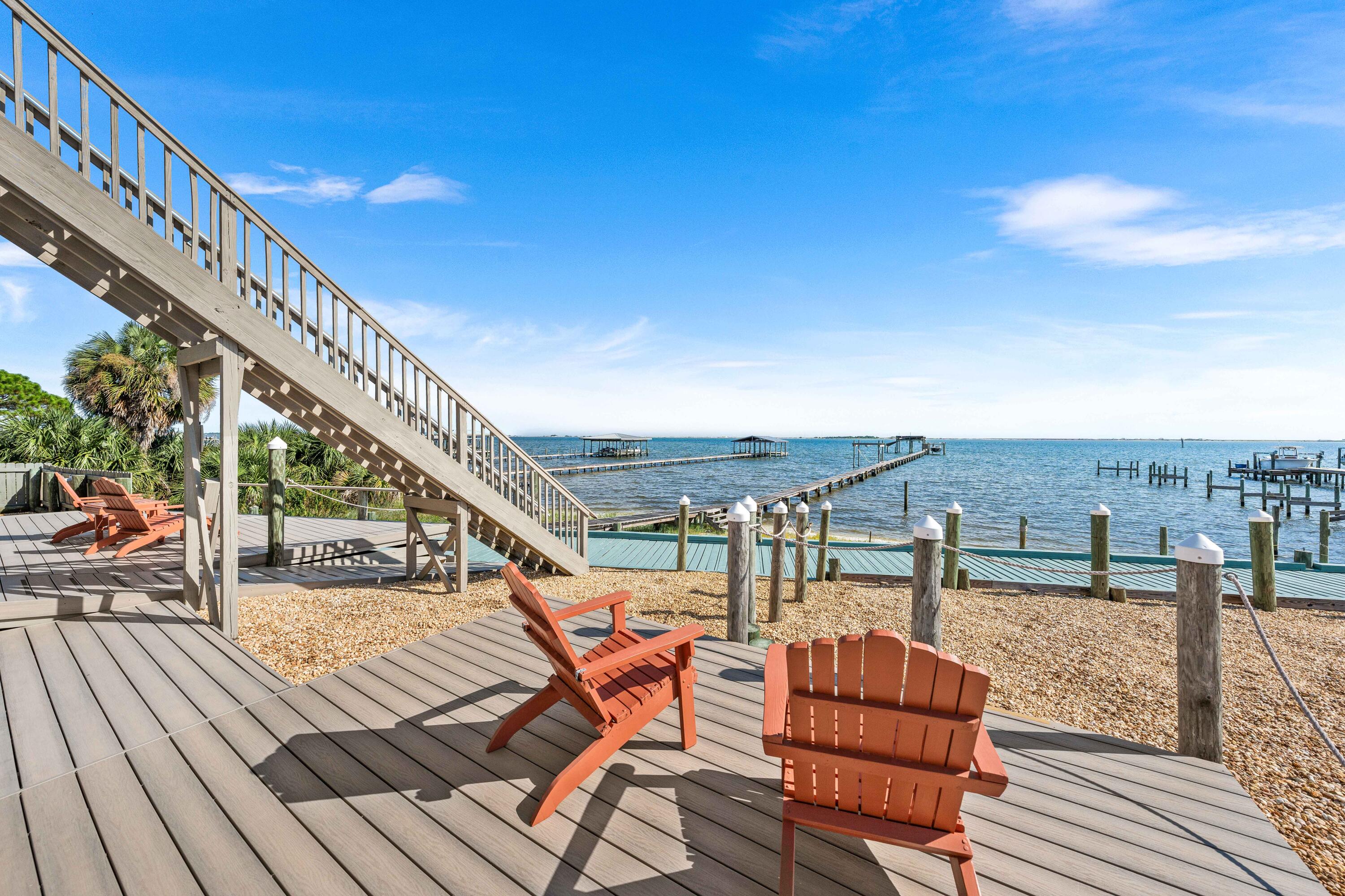 SOUNDSIDE MOORINGS - Residential