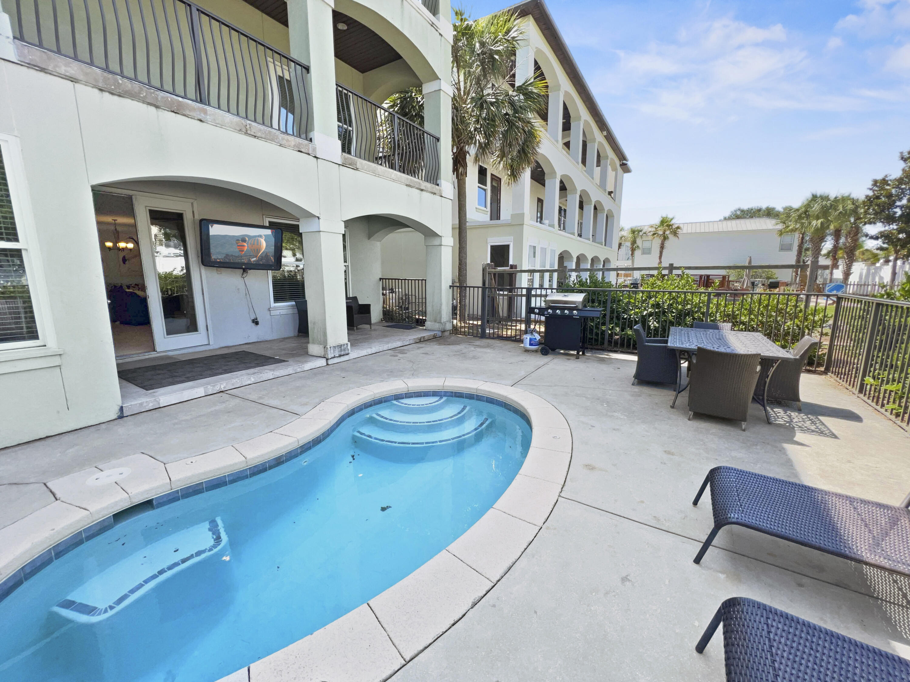 CRYSTAL BEACH - Residential