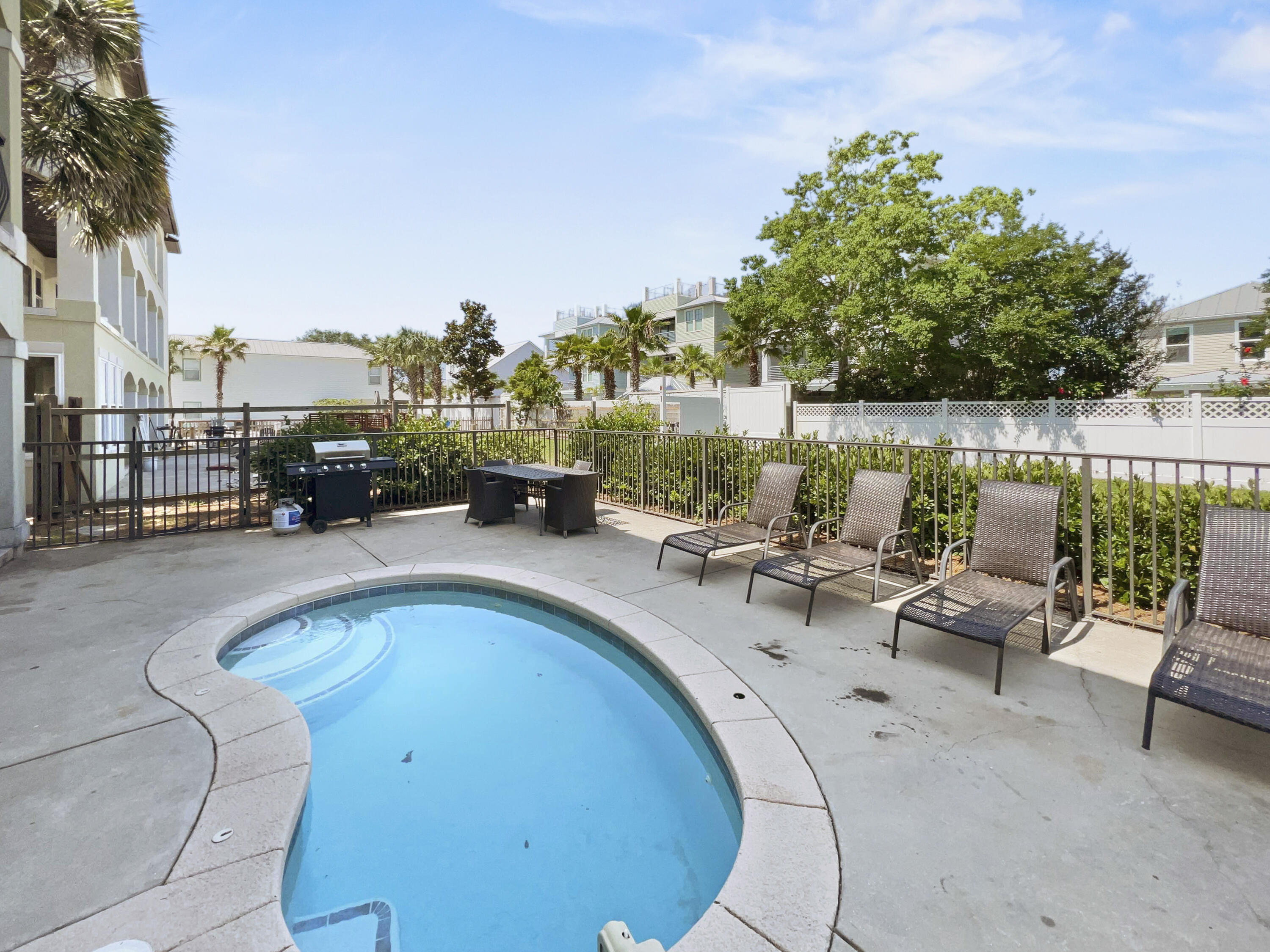 CRYSTAL BEACH - Residential