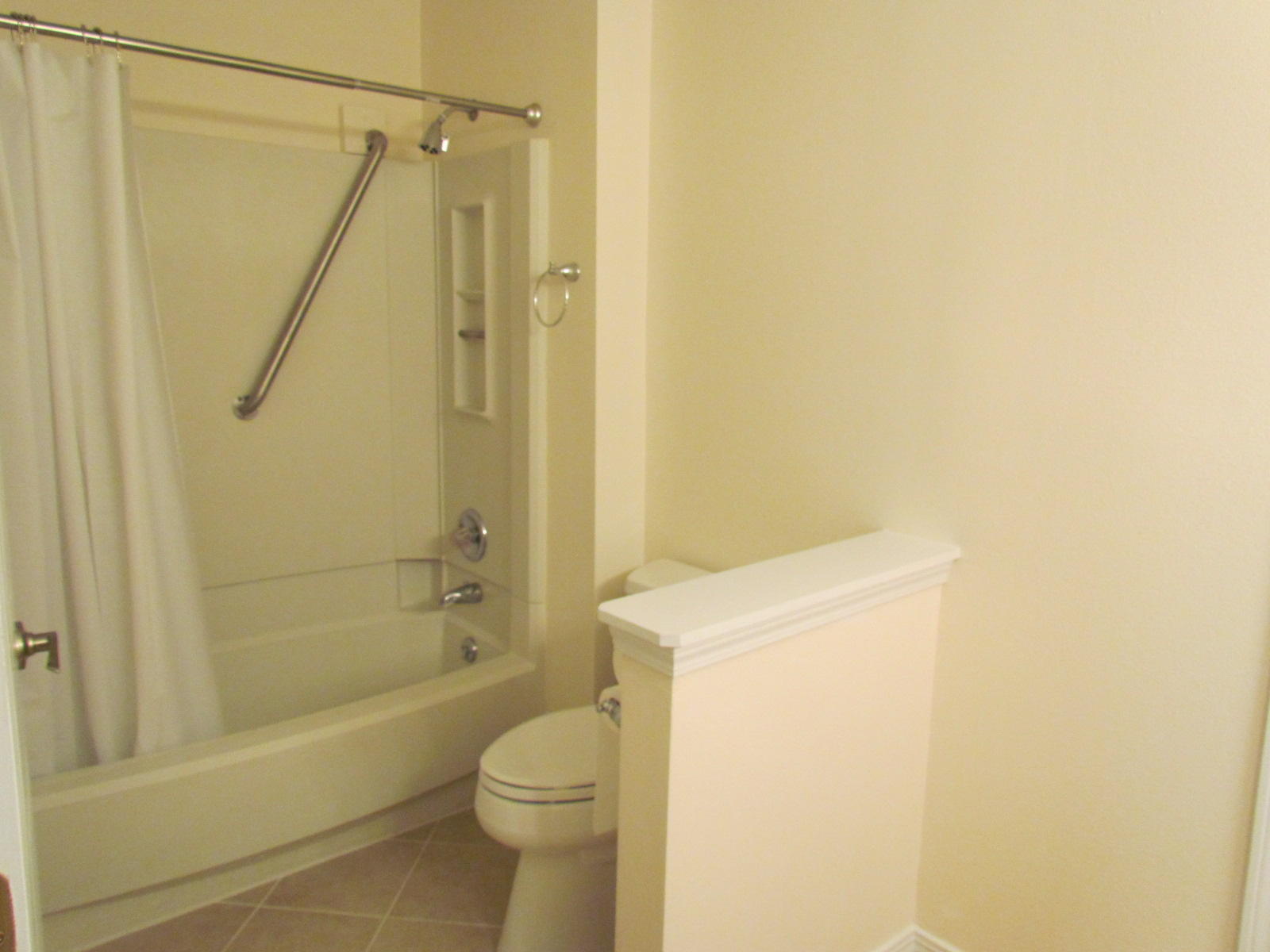 ROYAL OAK VILLAGE - Residential Lease