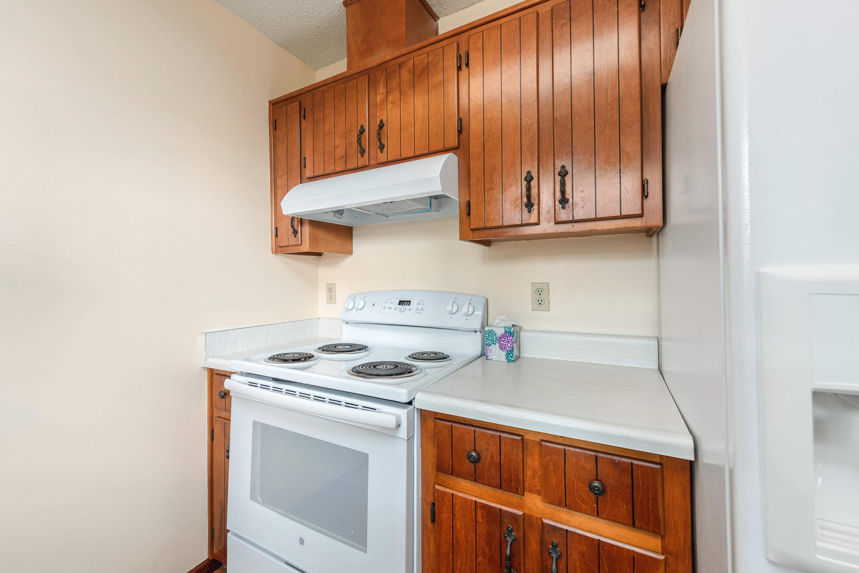 PINE MEADOWS #3 PHASE II LOT 19 BLK A - Residential