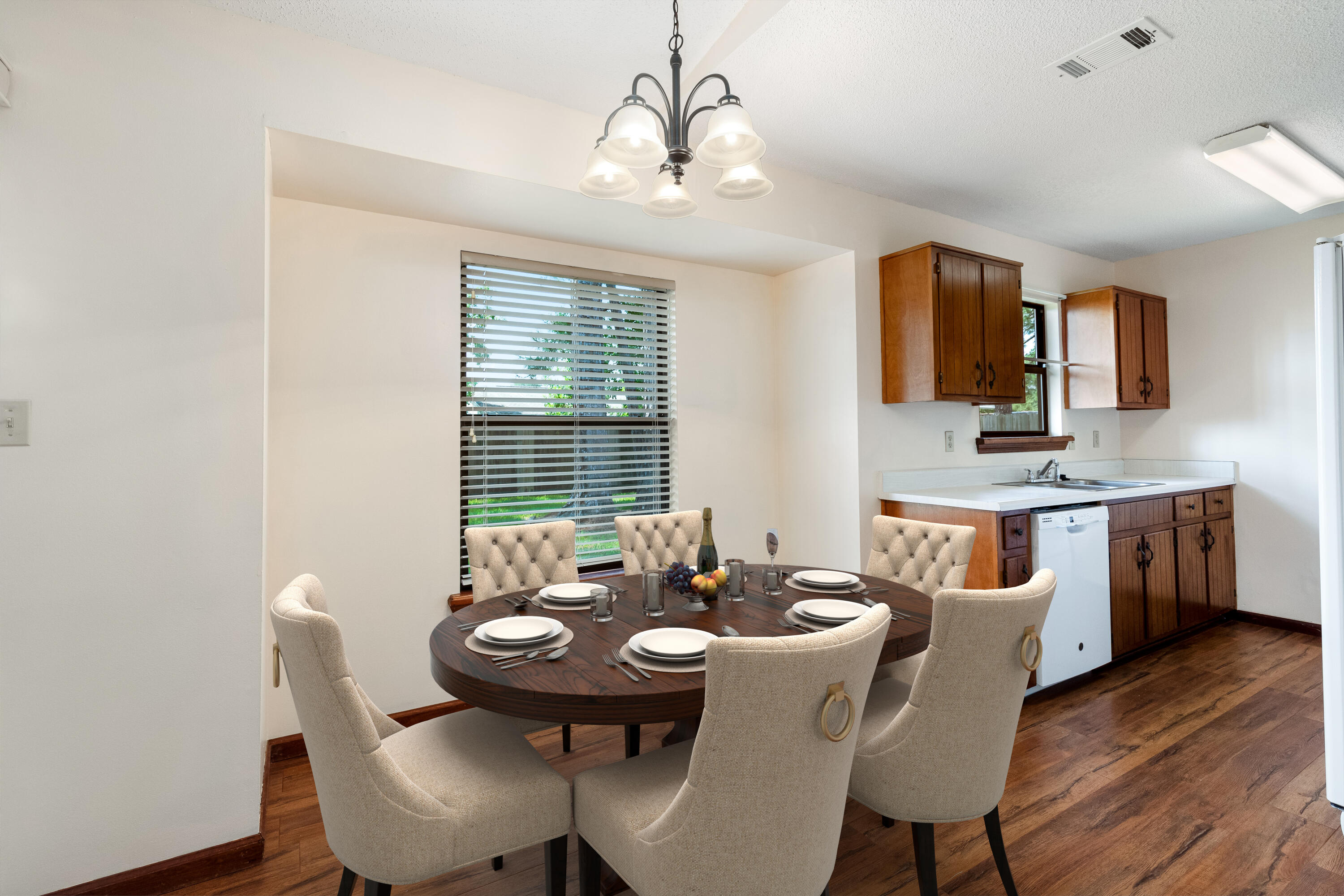 PINE MEADOWS #3 PHASE II LOT 19 BLK A - Residential