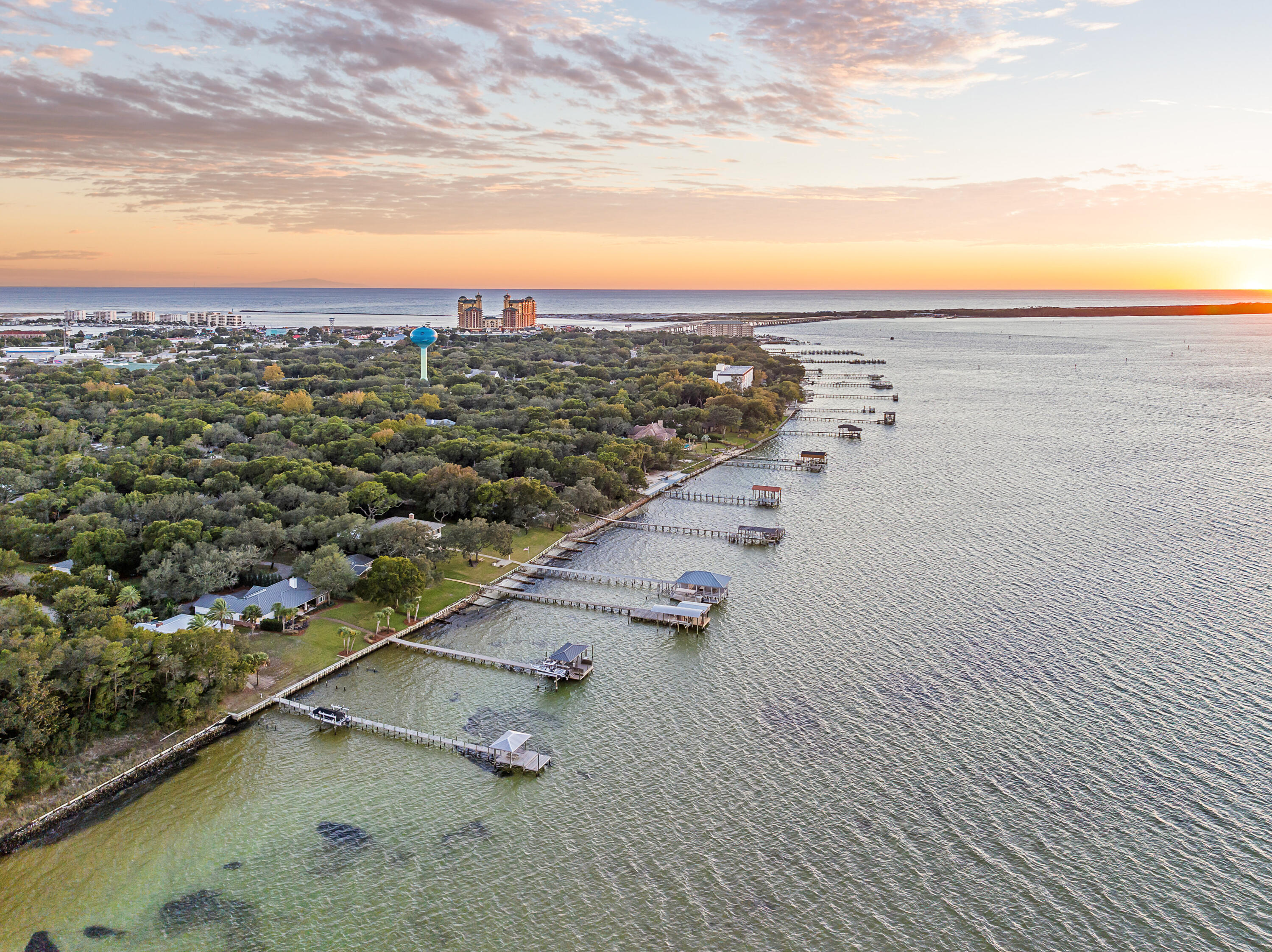 DESTIN MORENO POINT - Residential