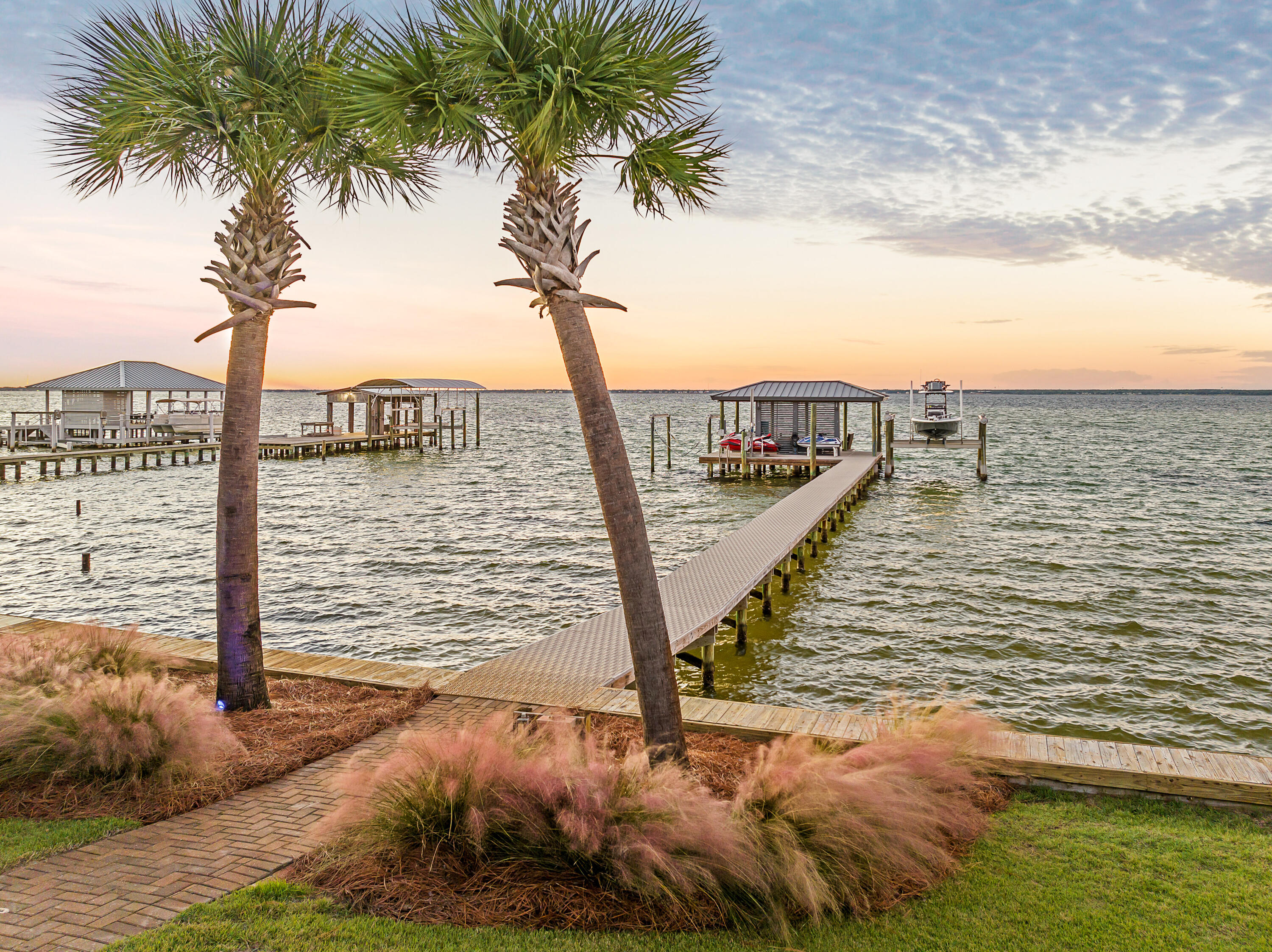 DESTIN MORENO POINT - Residential