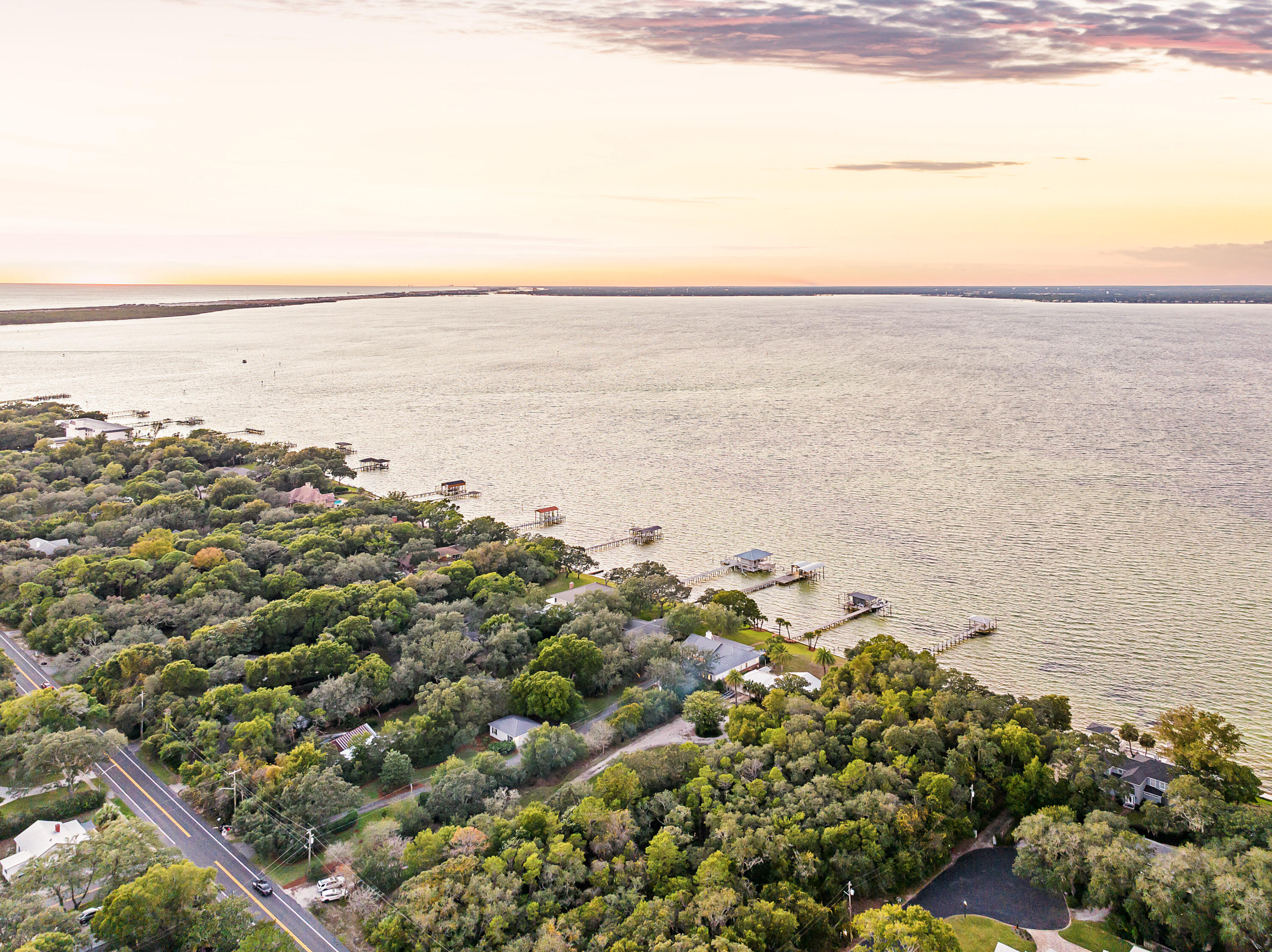 DESTIN MORENO POINT - Residential