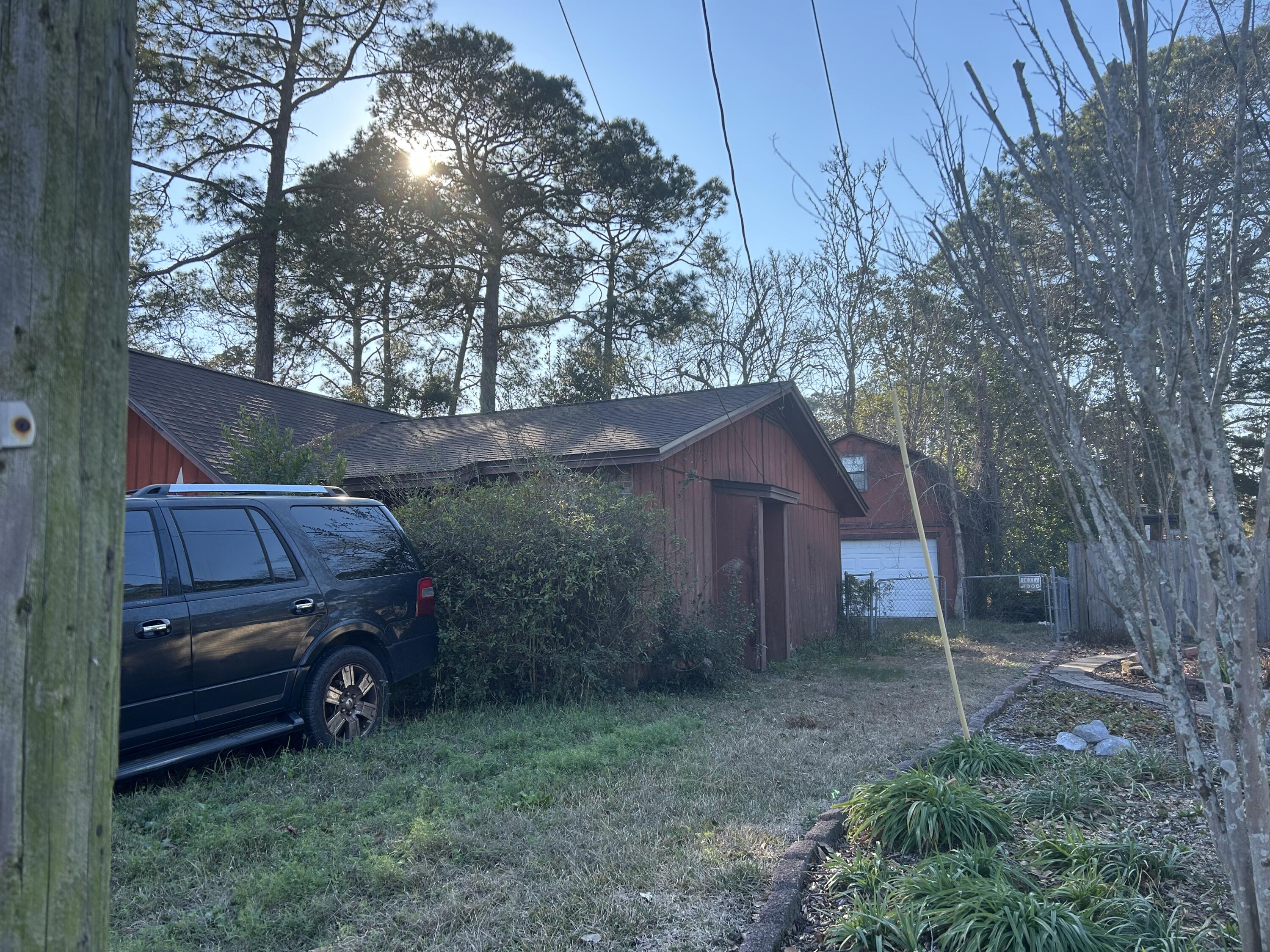 PINE MEADOWS - Residential