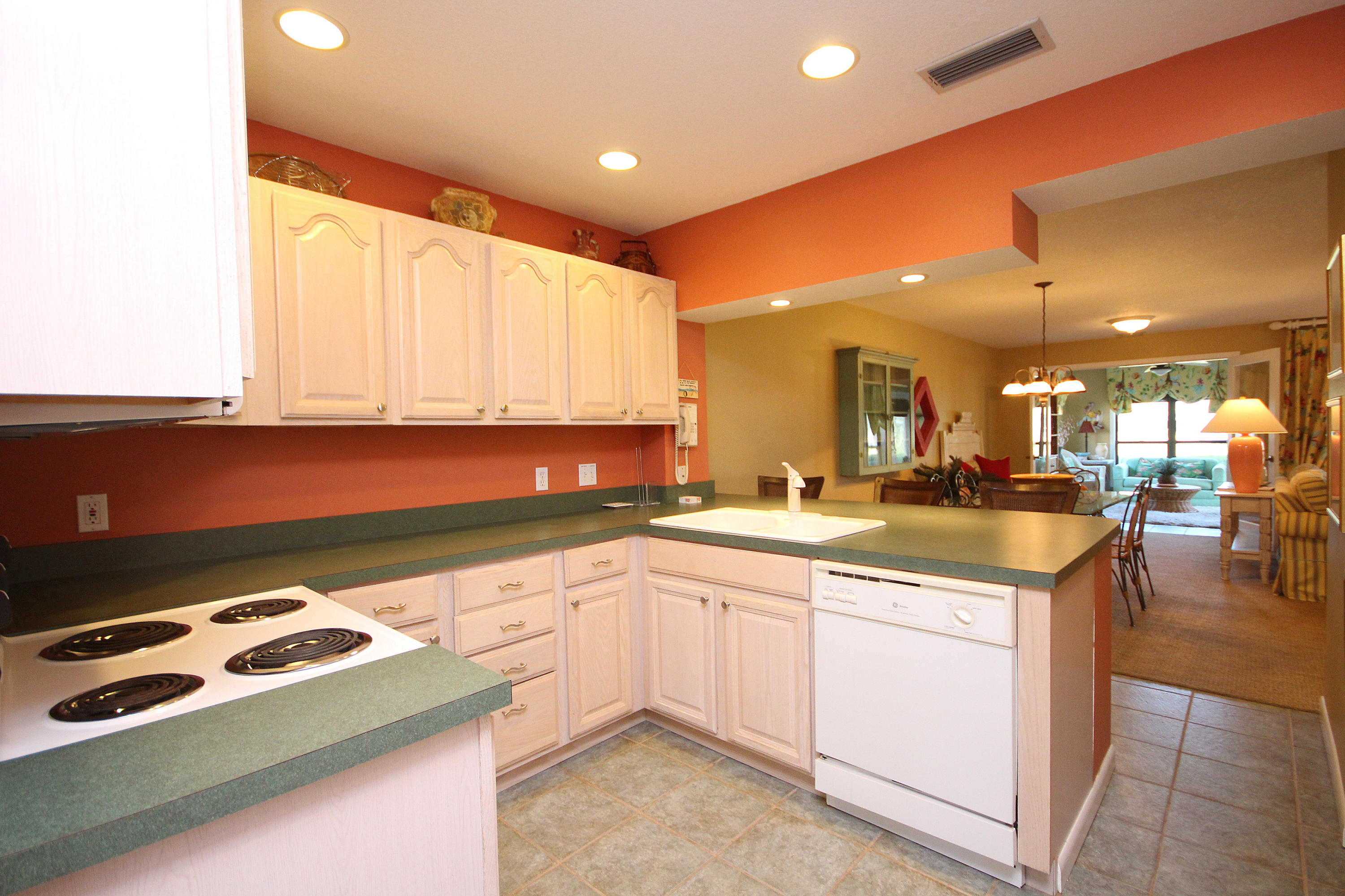 SANDPIPER VILLAGE CONDO - Residential