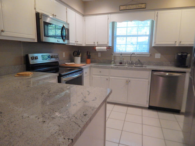 TIMBERLINE ESTATES - Residential