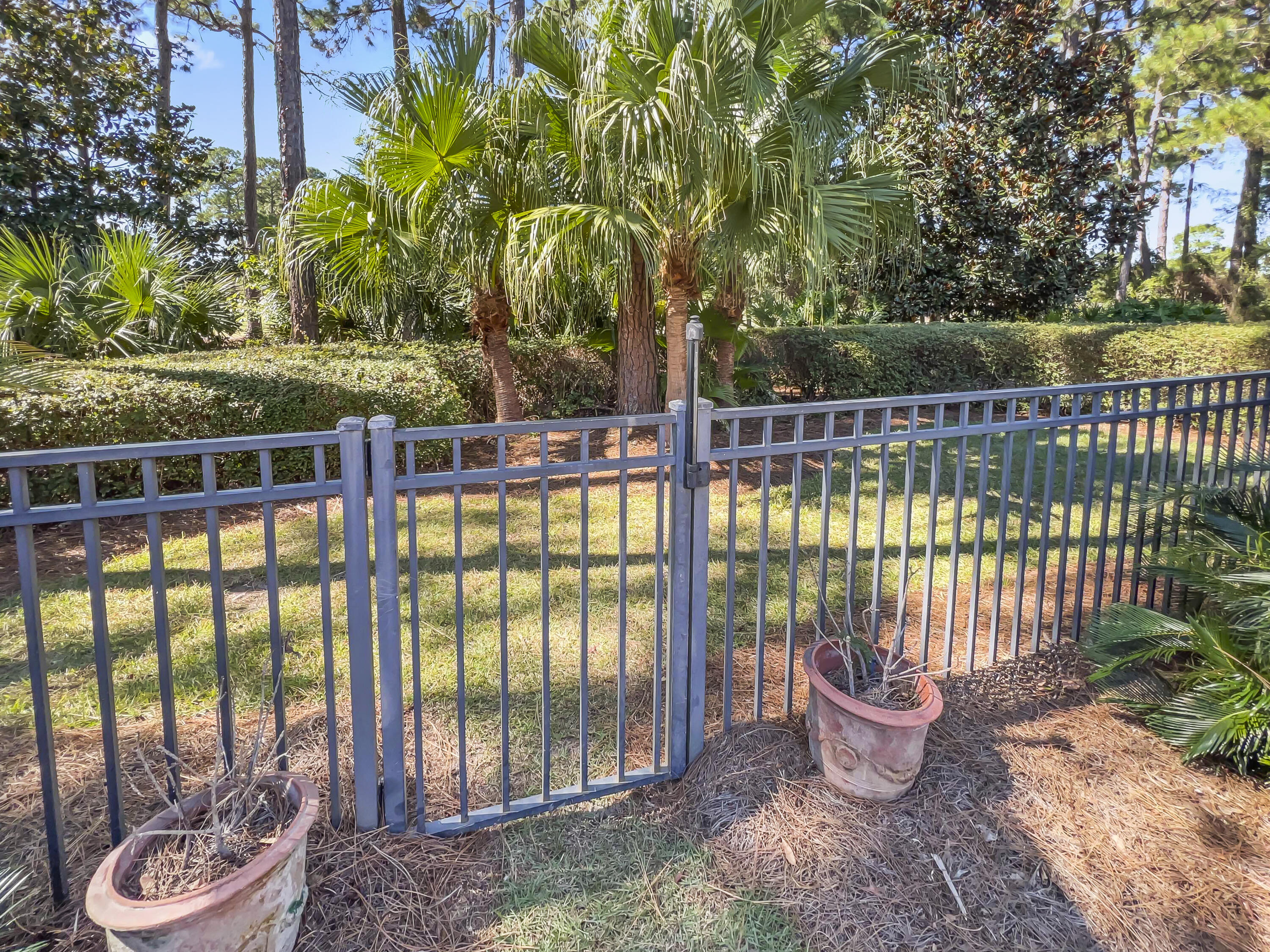 VINEYARD AT RAVEN OAKS - Residential