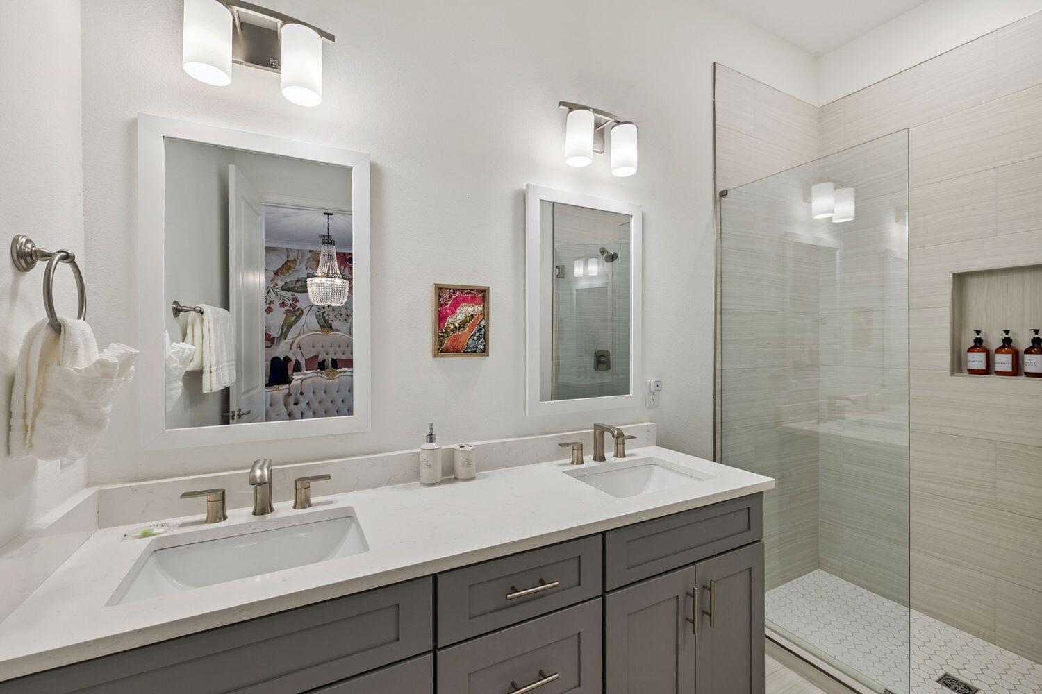 Kara Lake Townhomes - Residential