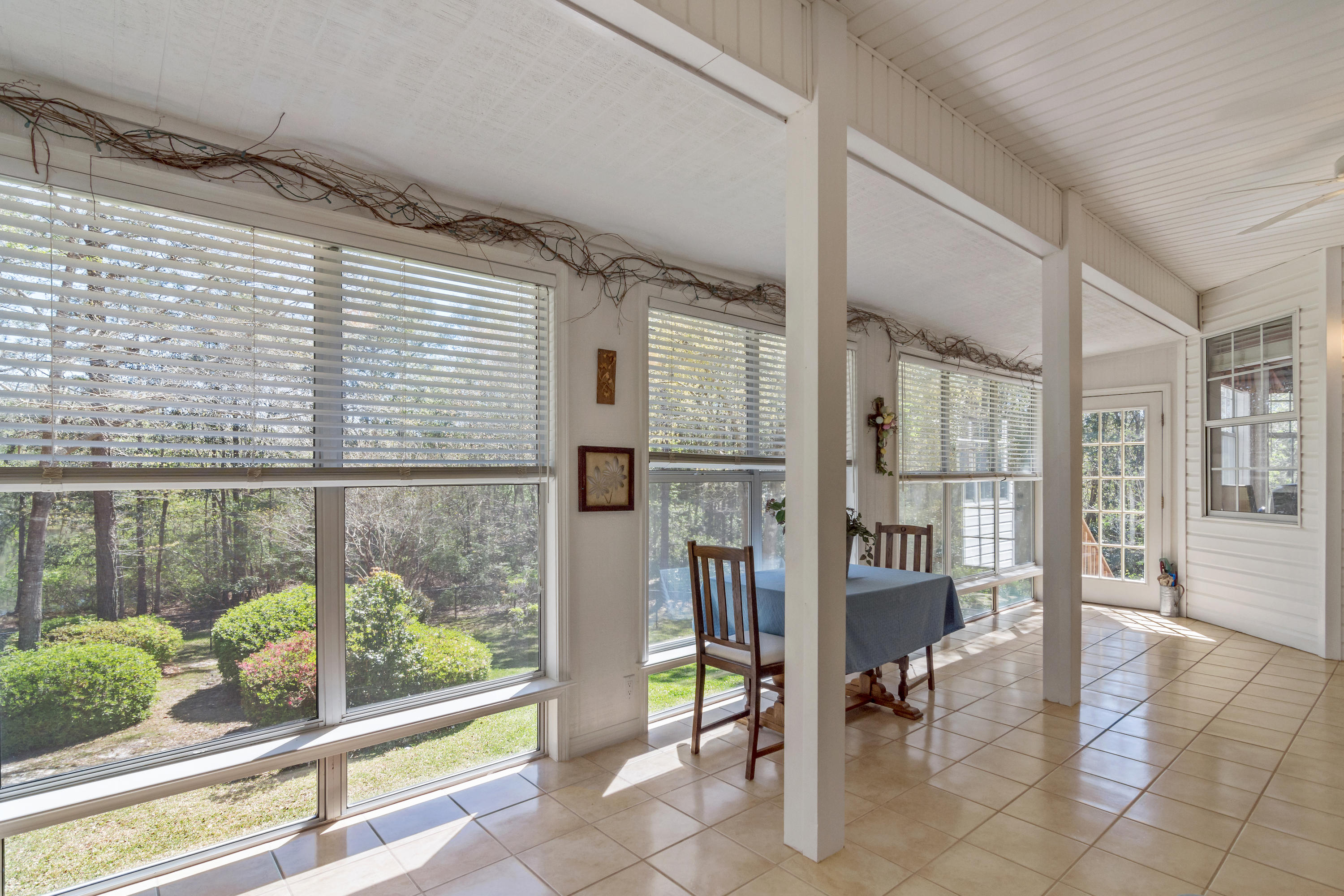 KENNEDY LAKE (UNRECORDED) - Residential