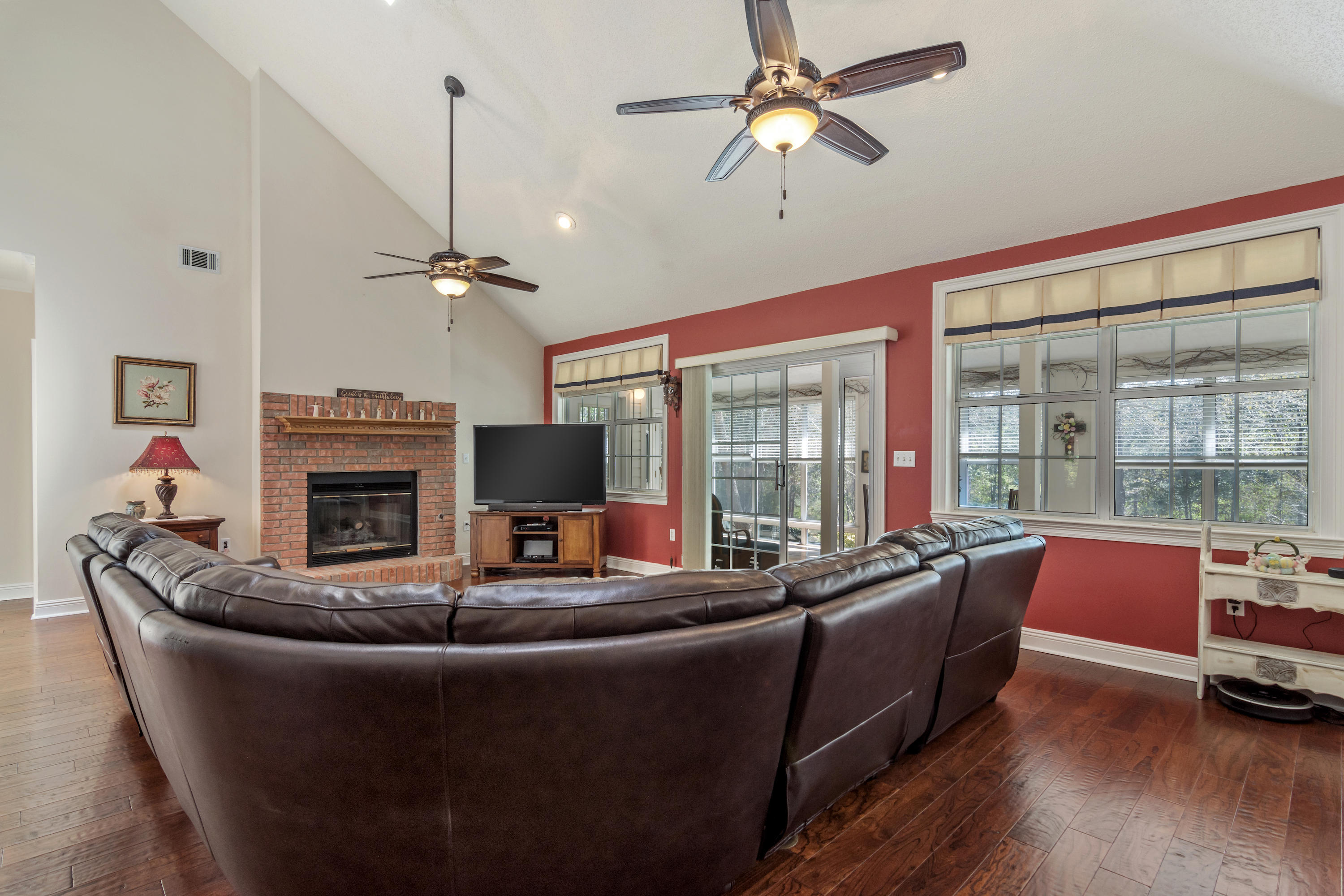 KENNEDY LAKE (UNRECORDED) - Residential