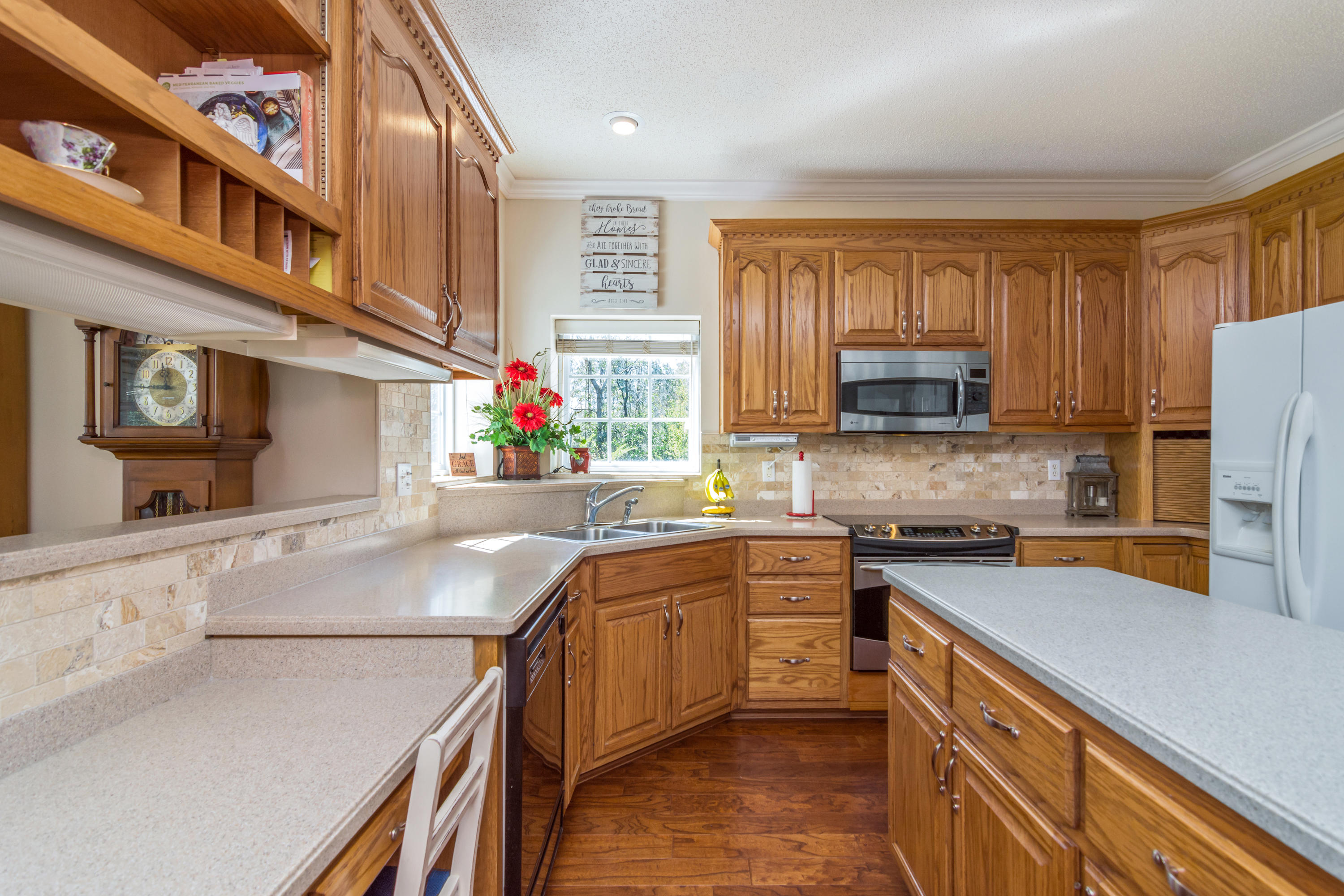 KENNEDY LAKE (UNRECORDED) - Residential