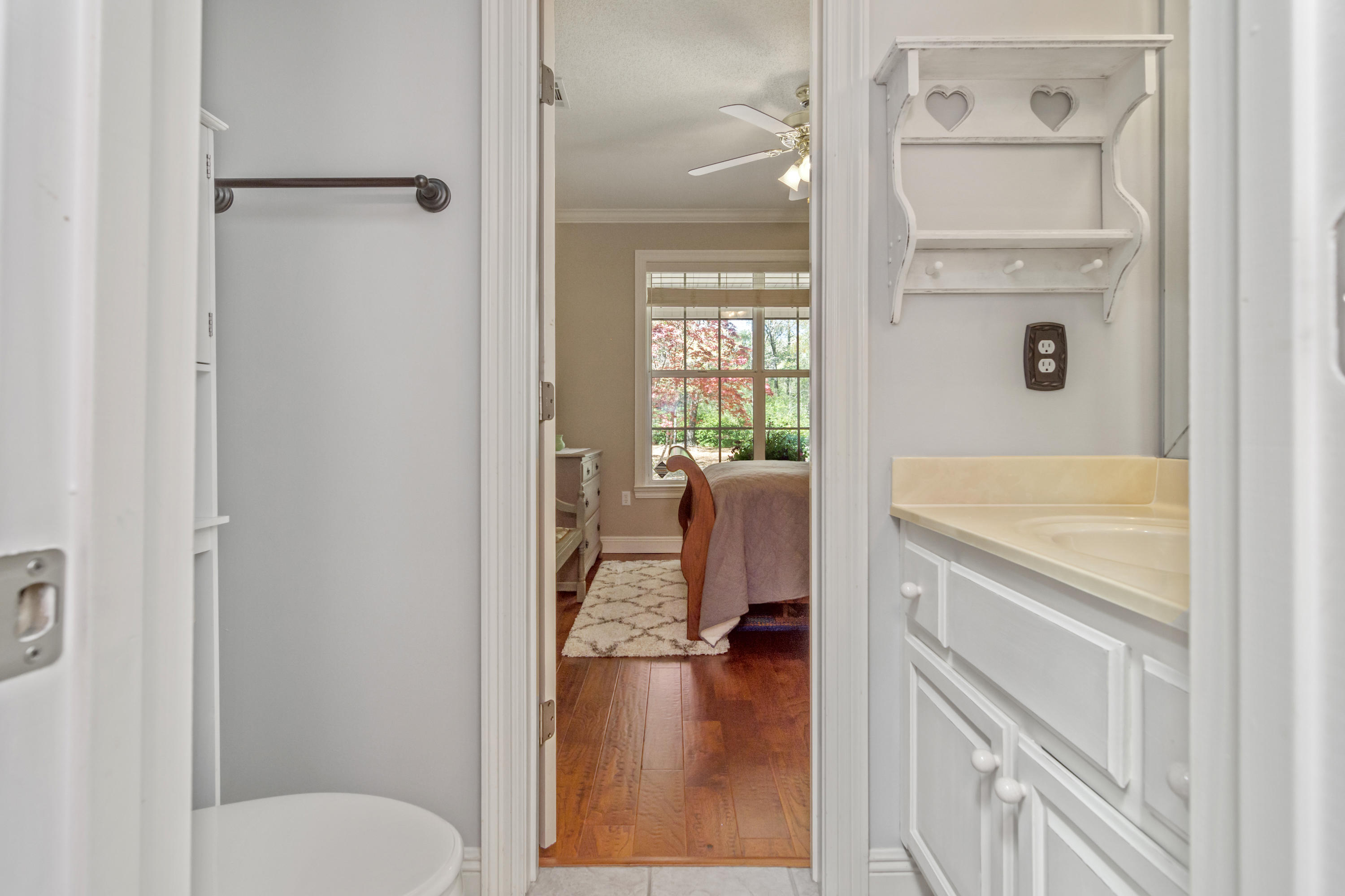 KENNEDY LAKE (UNRECORDED) - Residential