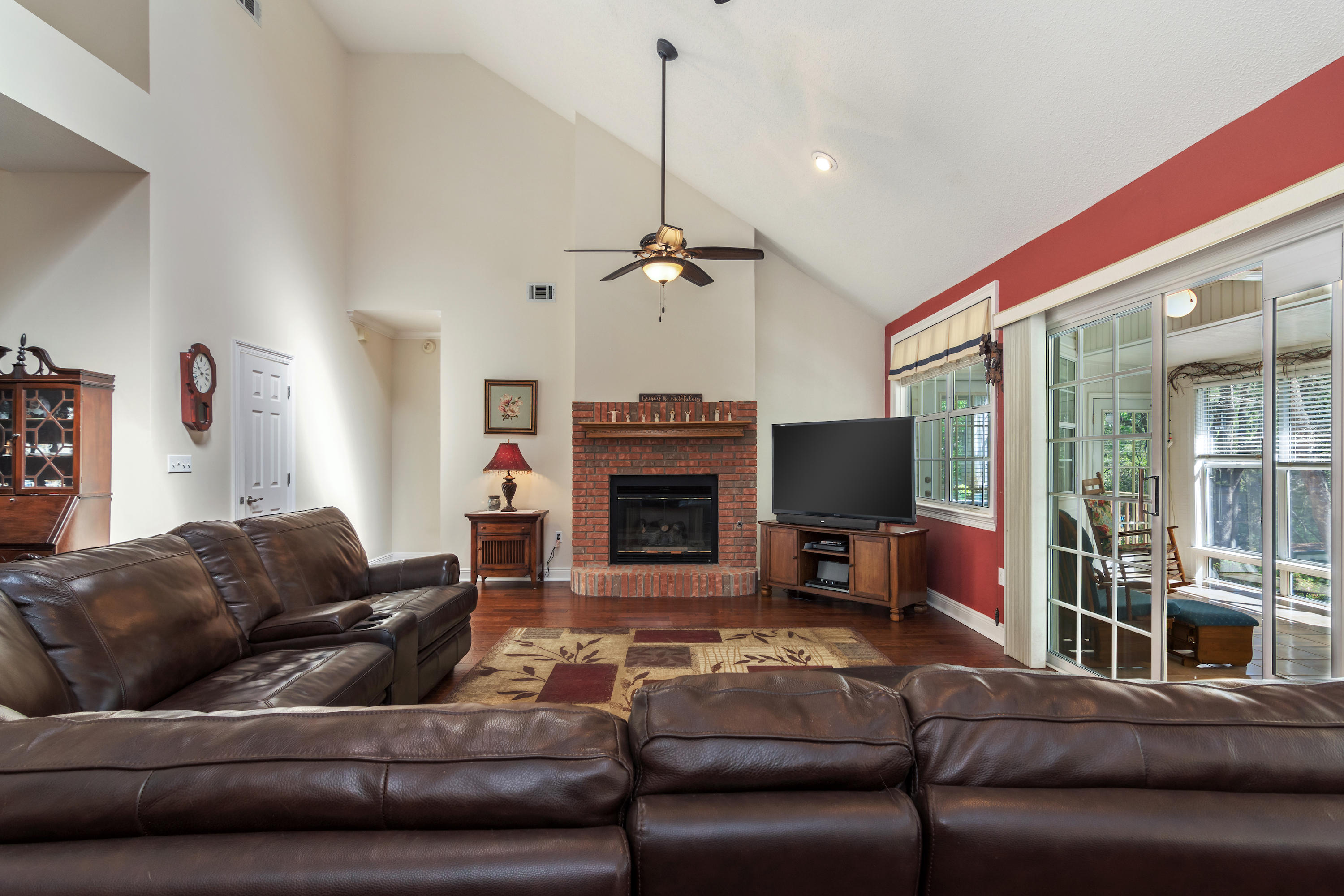 KENNEDY LAKE (UNRECORDED) - Residential