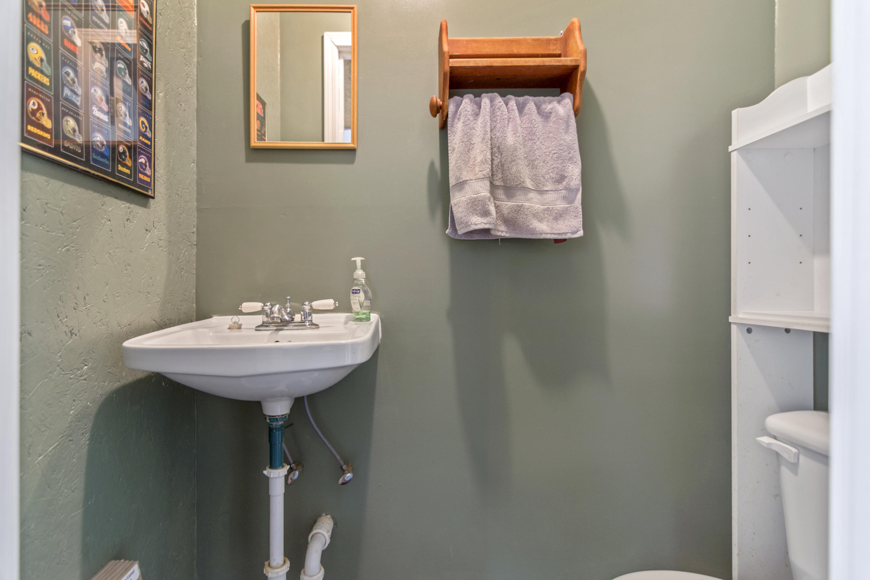 KENNEDY LAKE (UNRECORDED) - Residential