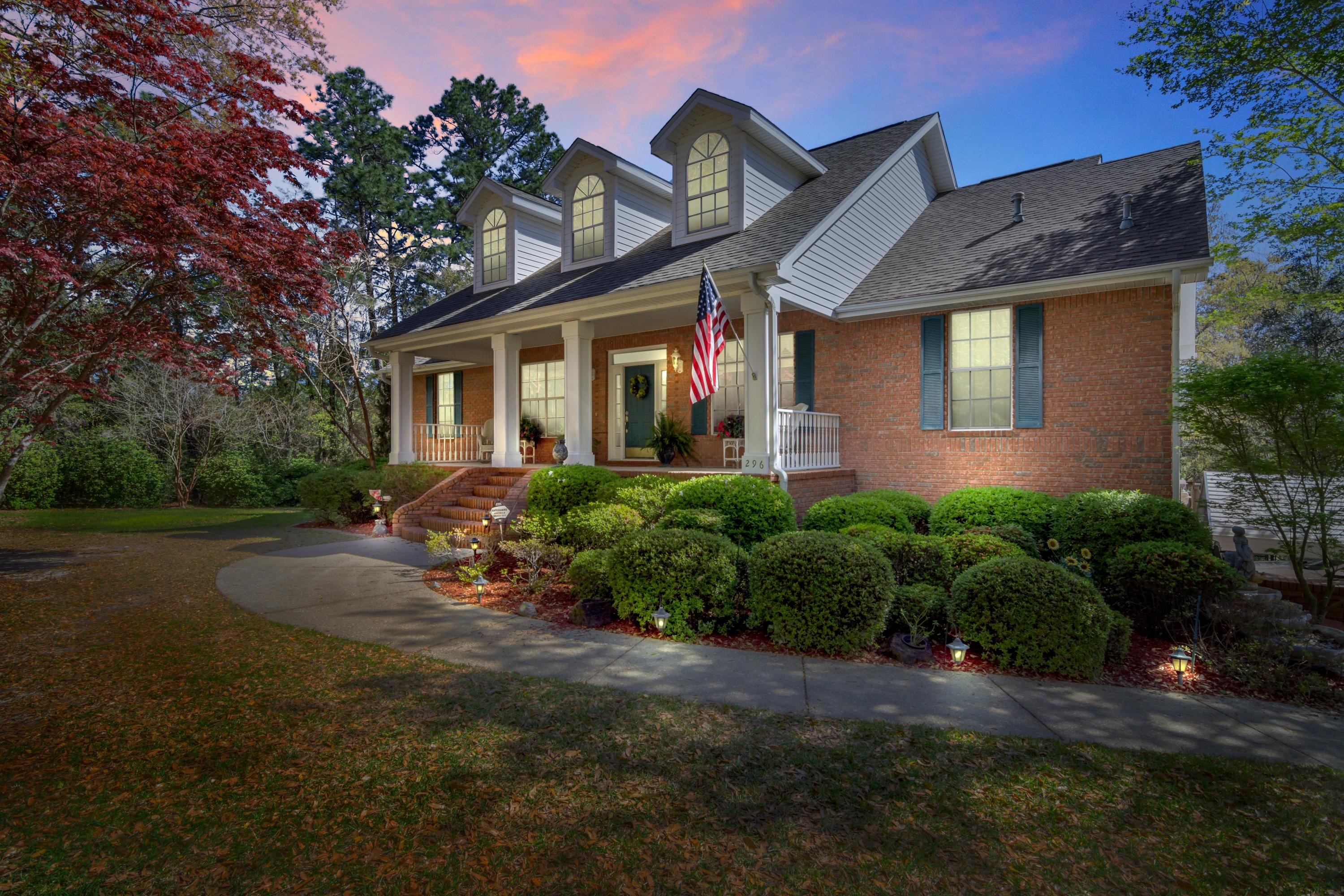 KENNEDY LAKE (UNRECORDED) - Residential