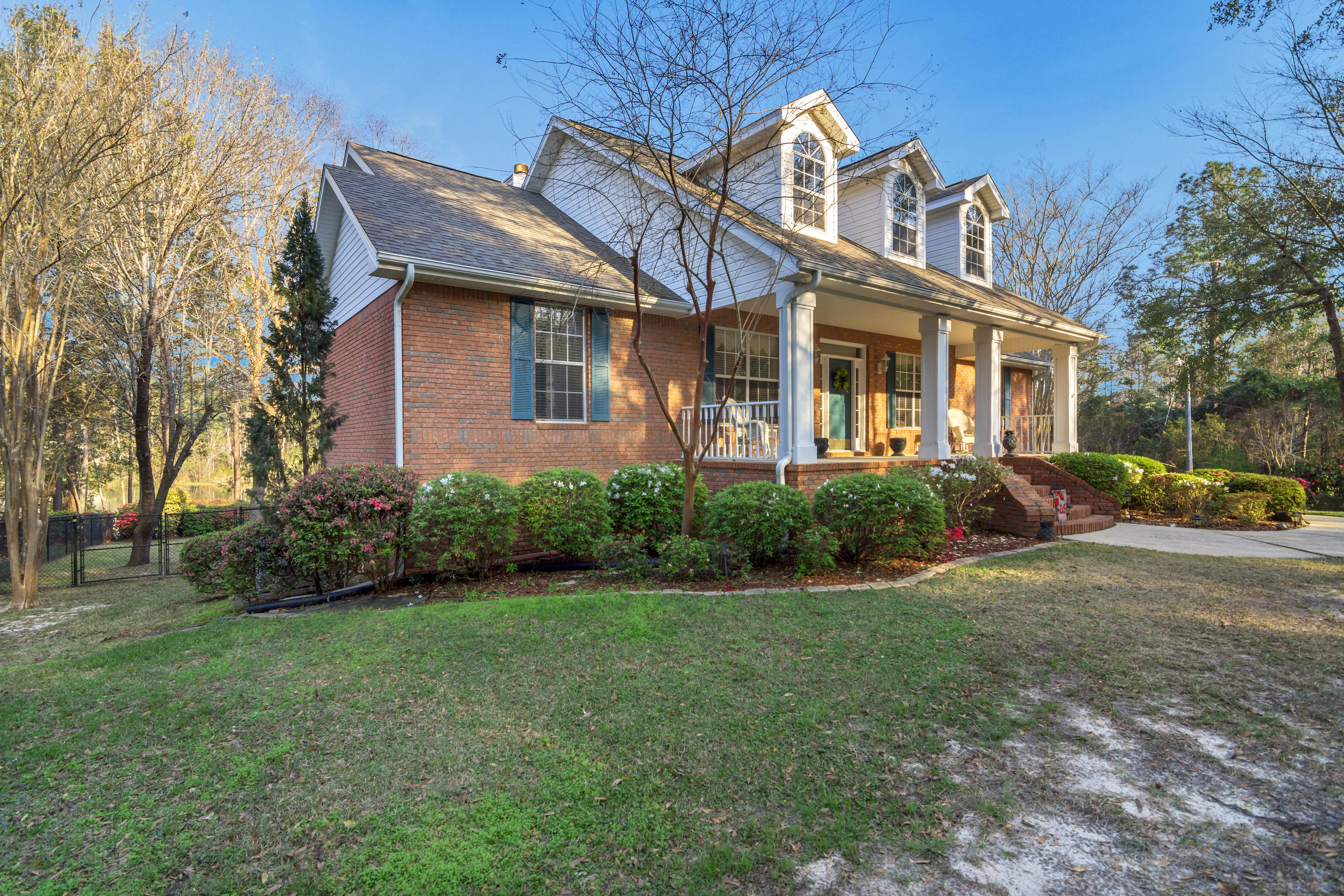 KENNEDY LAKE (UNRECORDED) - Residential