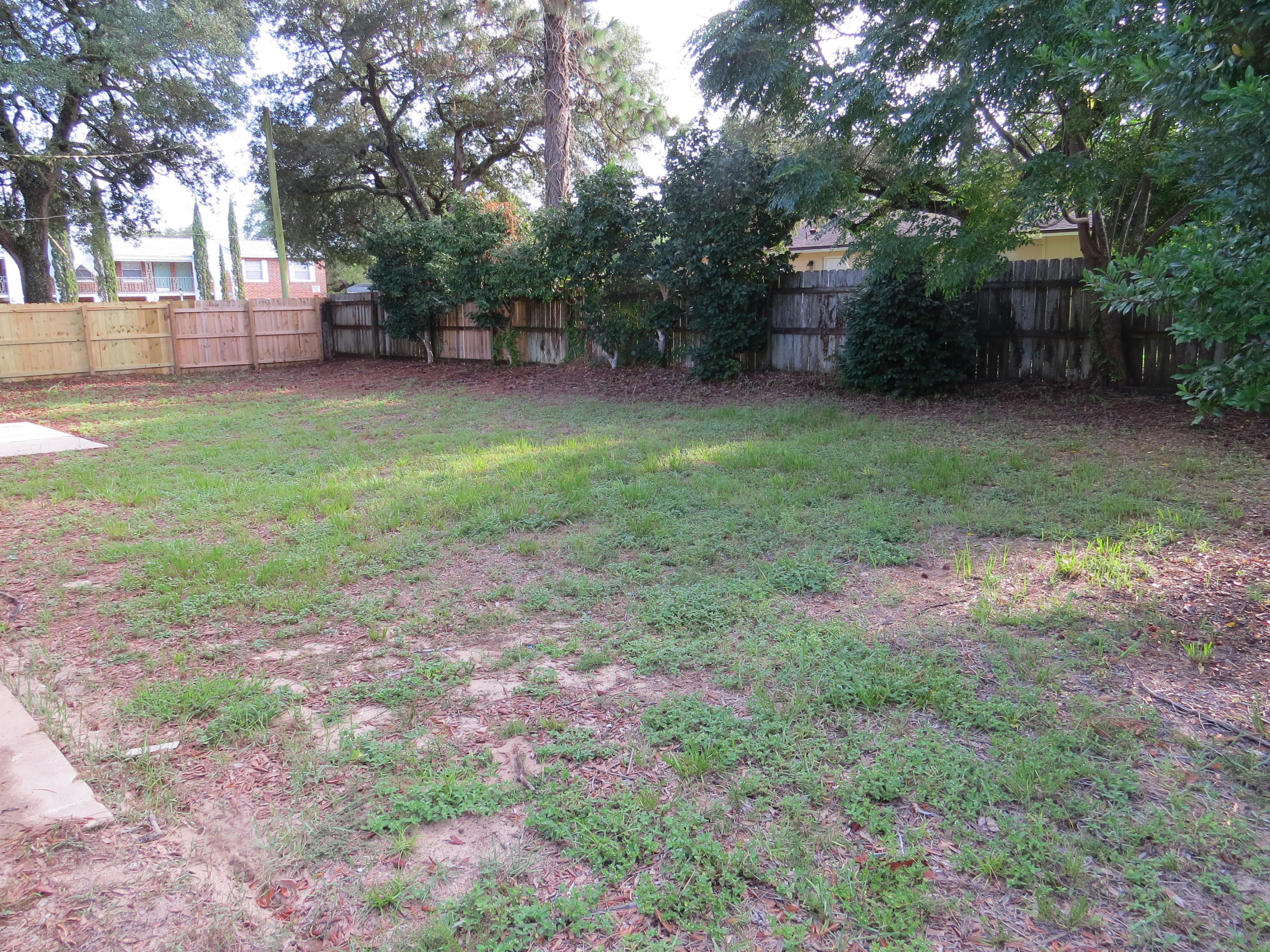 PORT DIXIE S80 FT OF LOTS 4 5 & 6 BLK 80 - Residential