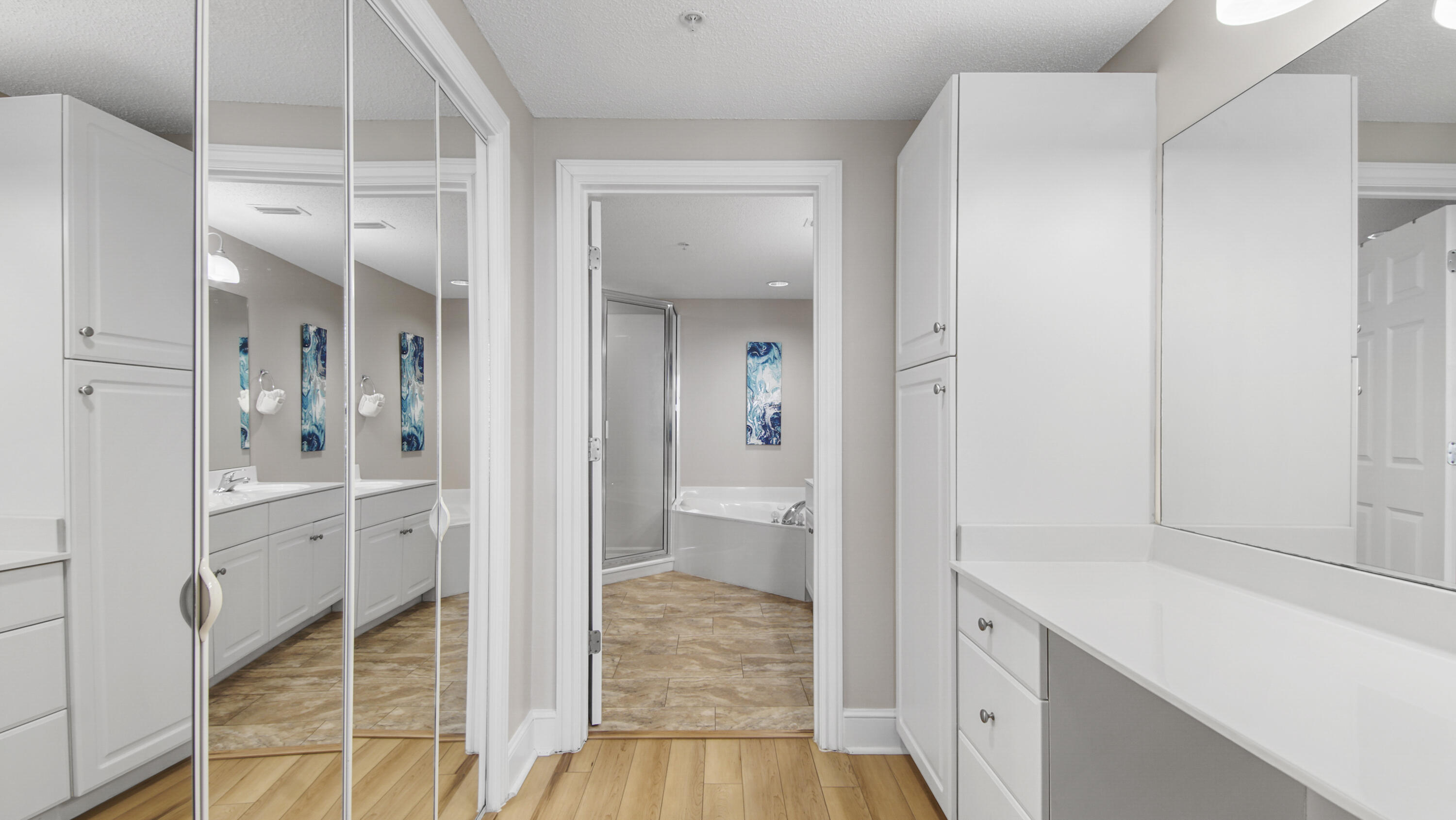 MAJESTIC BEACH TOWERS II - Residential